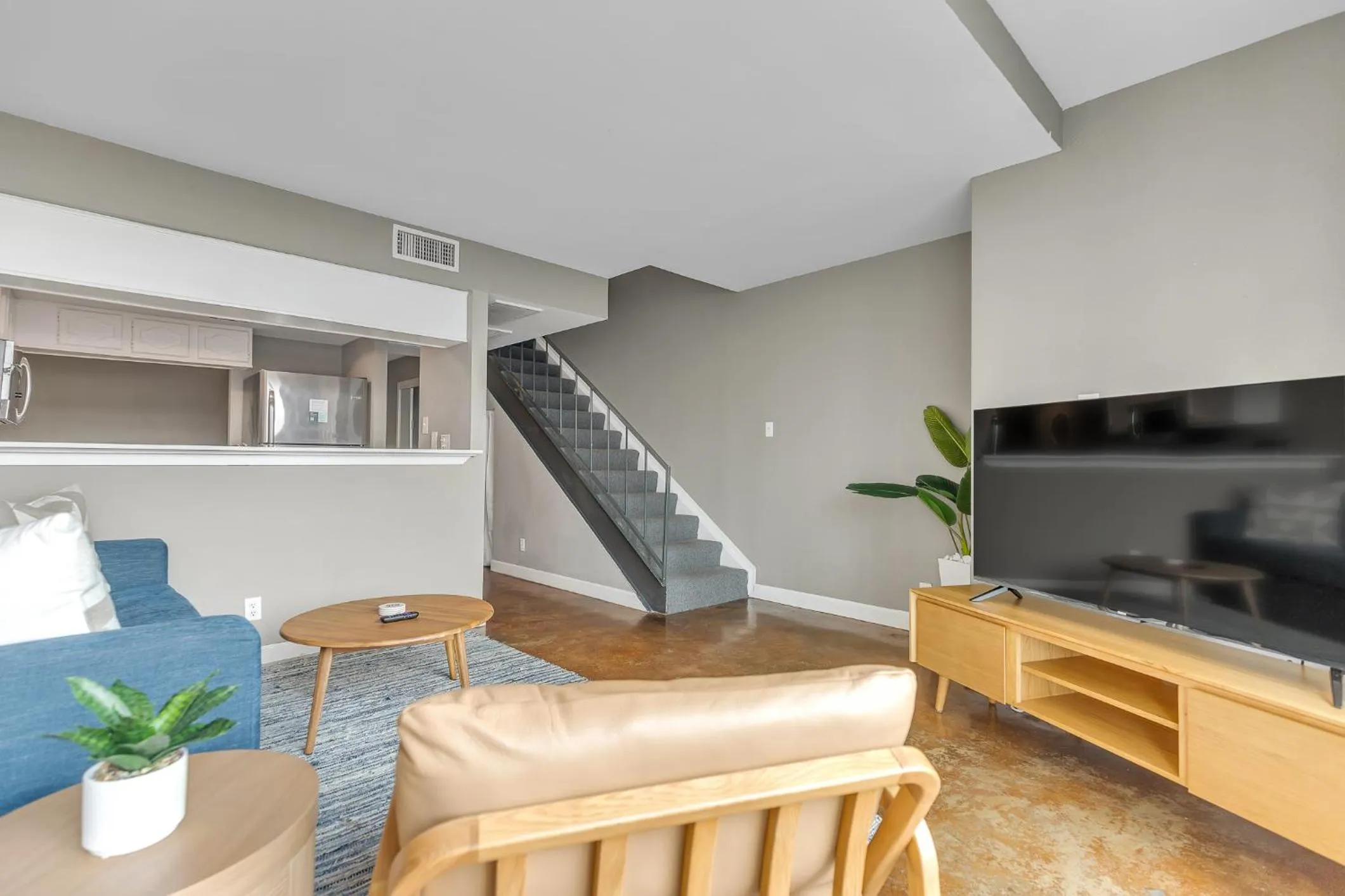 TV and multimedia in Littlefield Lofts, Hosted by Placemakr - 6th St