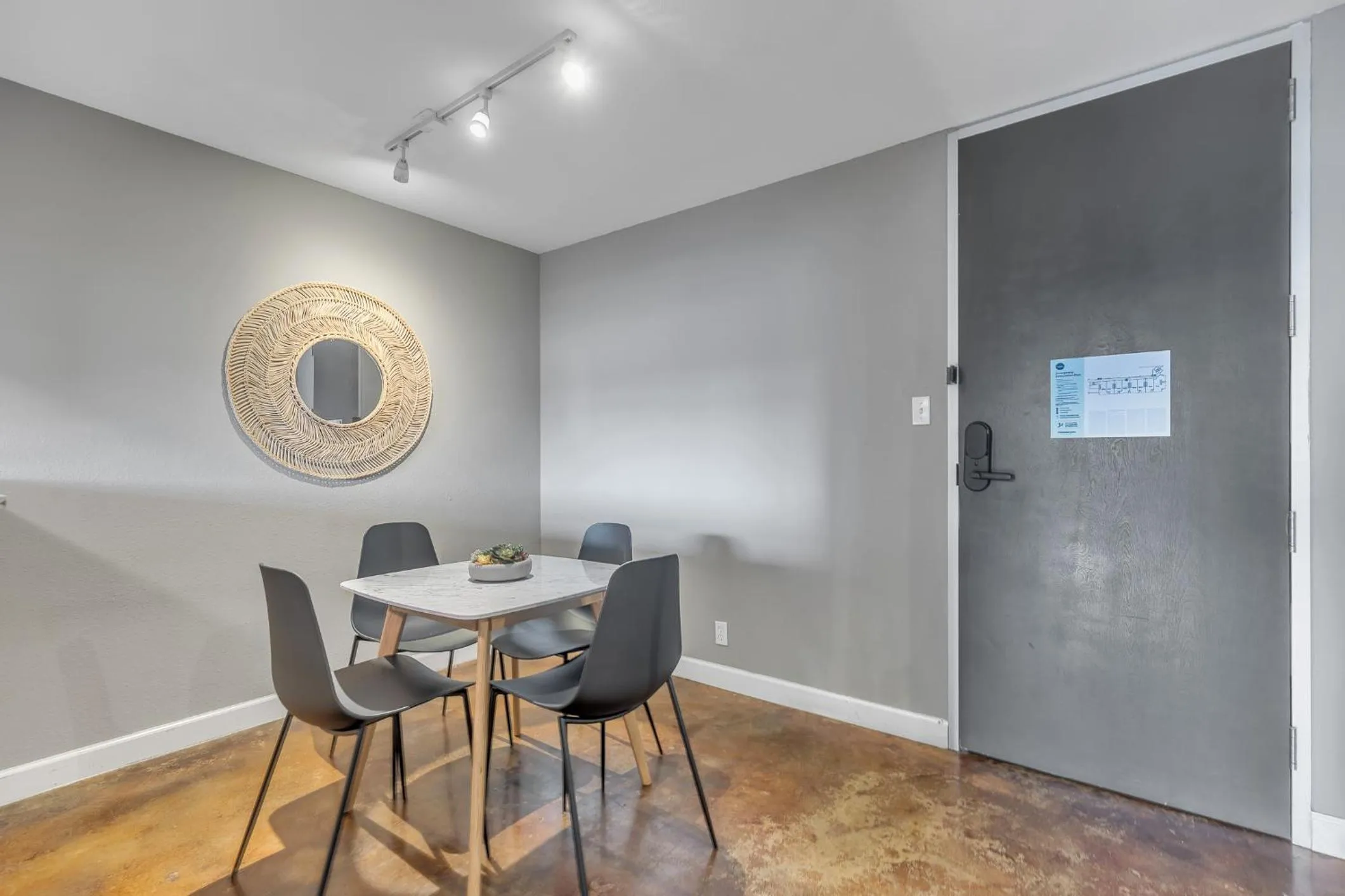 Dining area in Littlefield Lofts, Hosted by Placemakr - 6th St