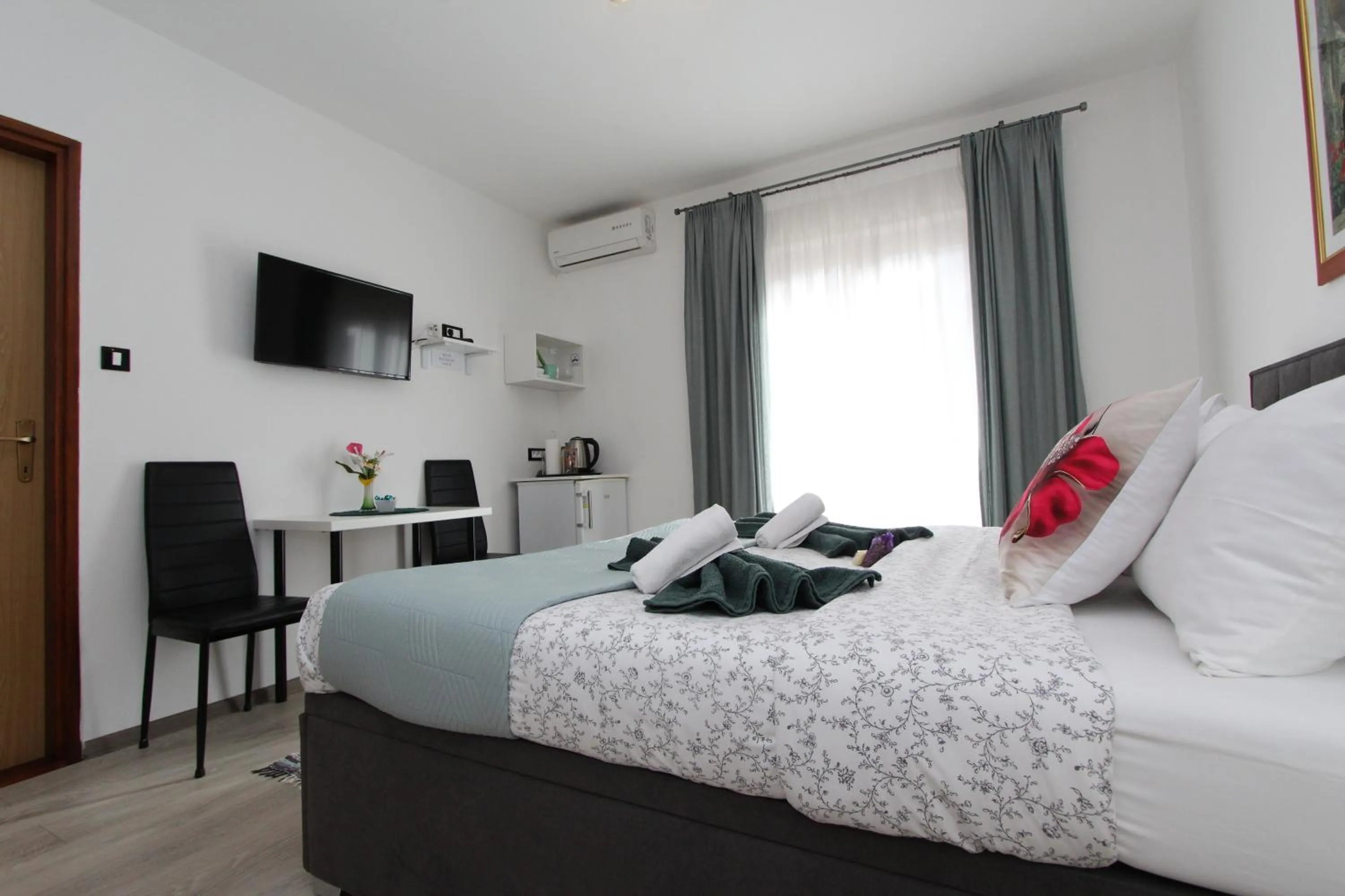 Bedroom, Bed in Rooms and Apartment Matosevic