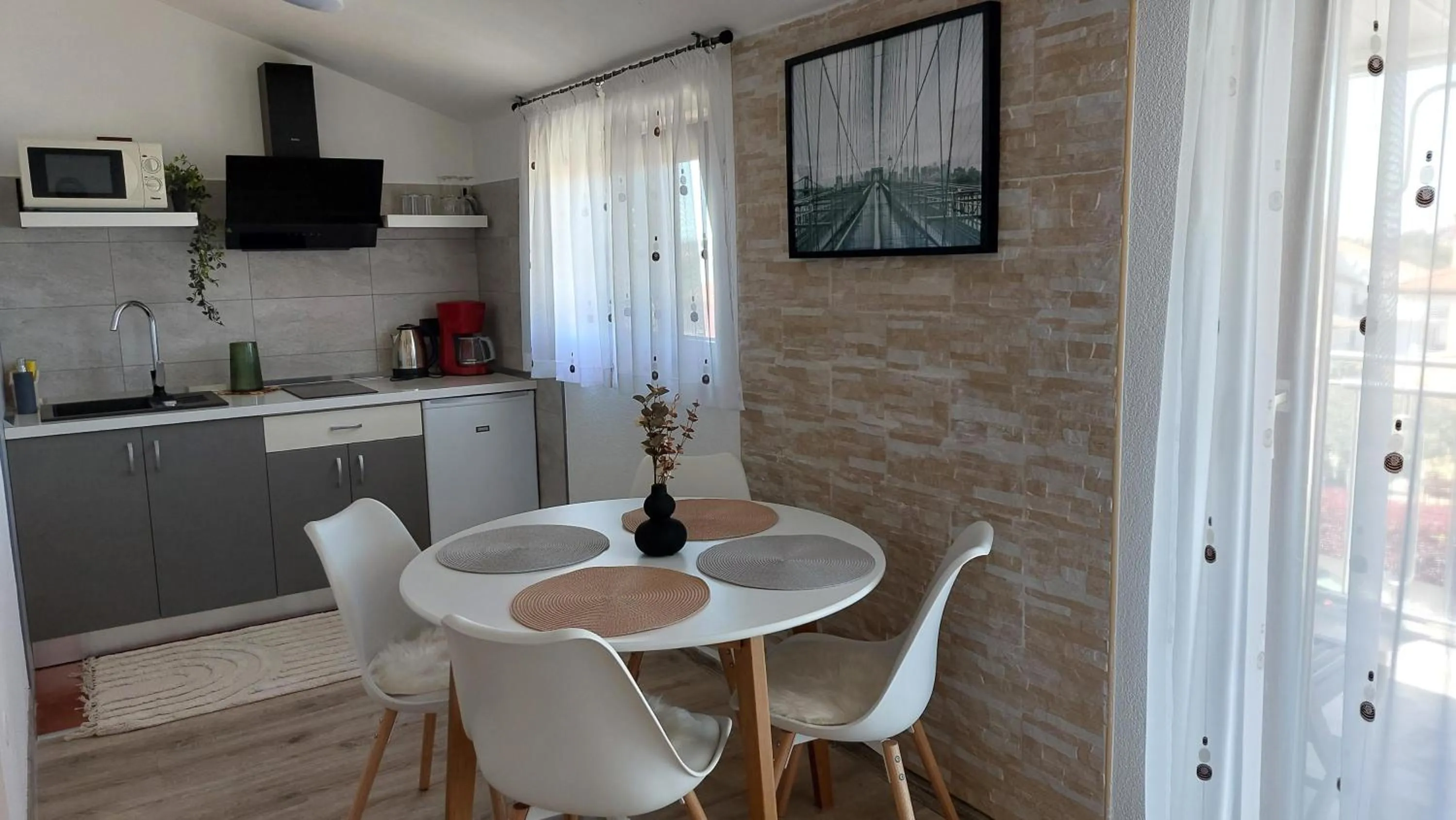 Dining area in Rooms and Apartment Matosevic