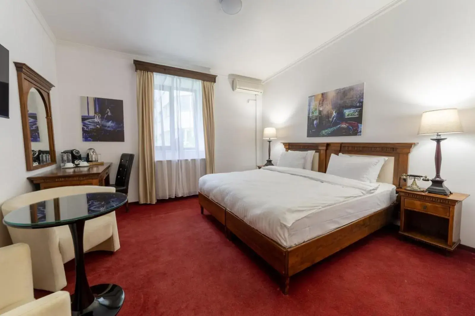 Deluxe Double Room in Arc de Triomphe by CityBookings Deluxe Double Room in Arc de Triomphe by CityBookings