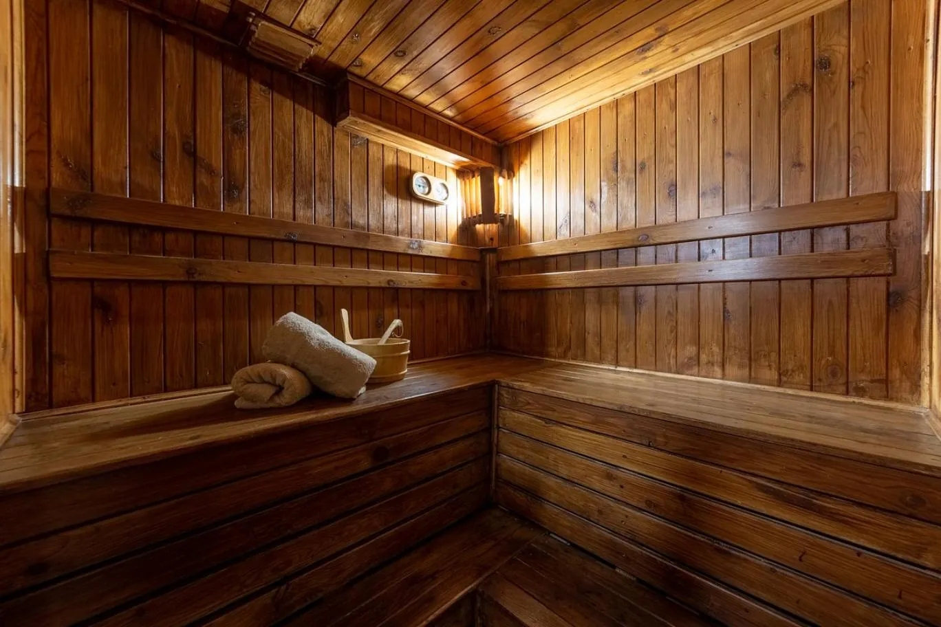 Spa and wellness centre/facilities in Arc de Triomphe by CityBookings