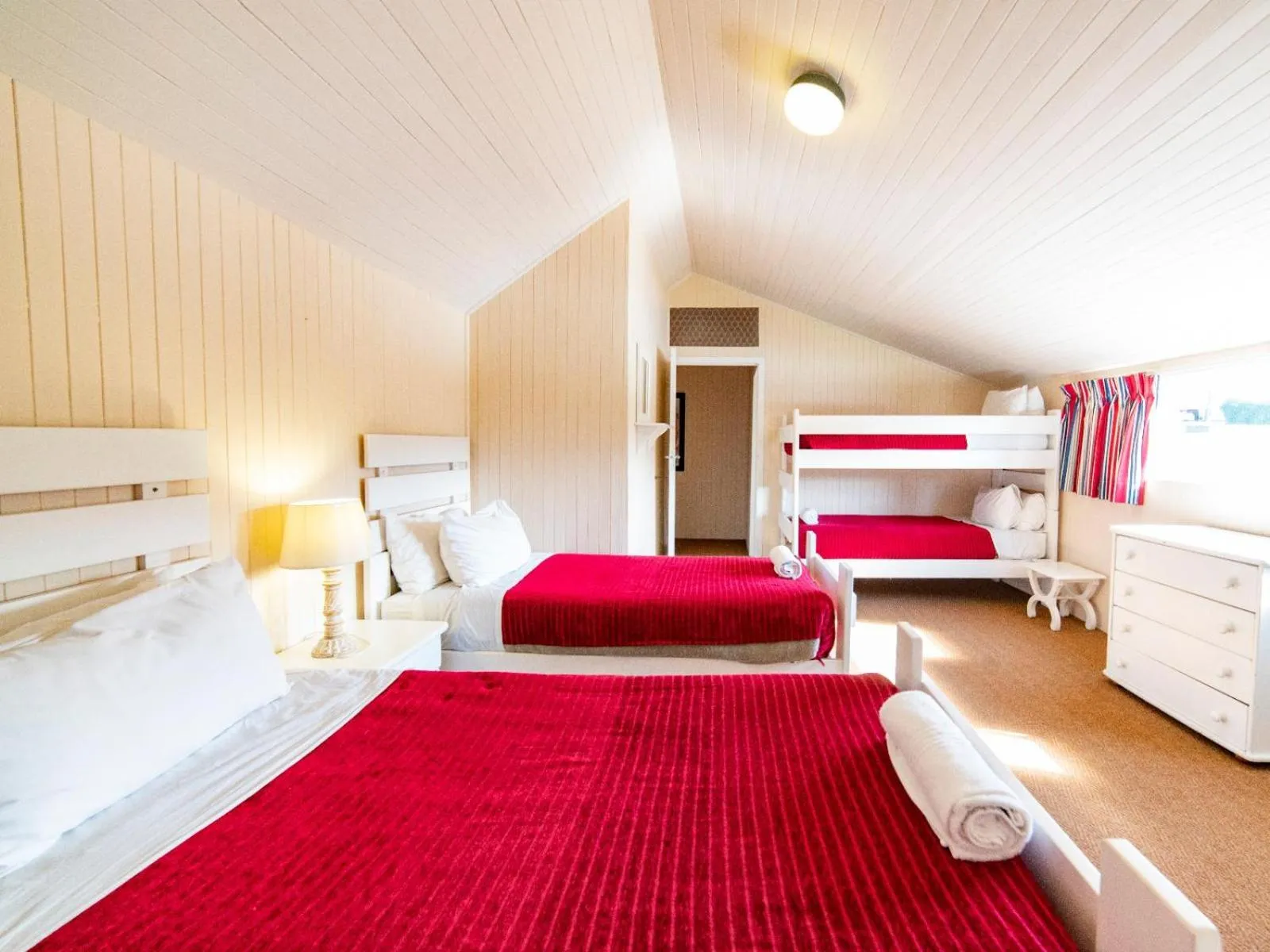 Photo of the whole room, Bed in Lake Naverone Holiday Cottages