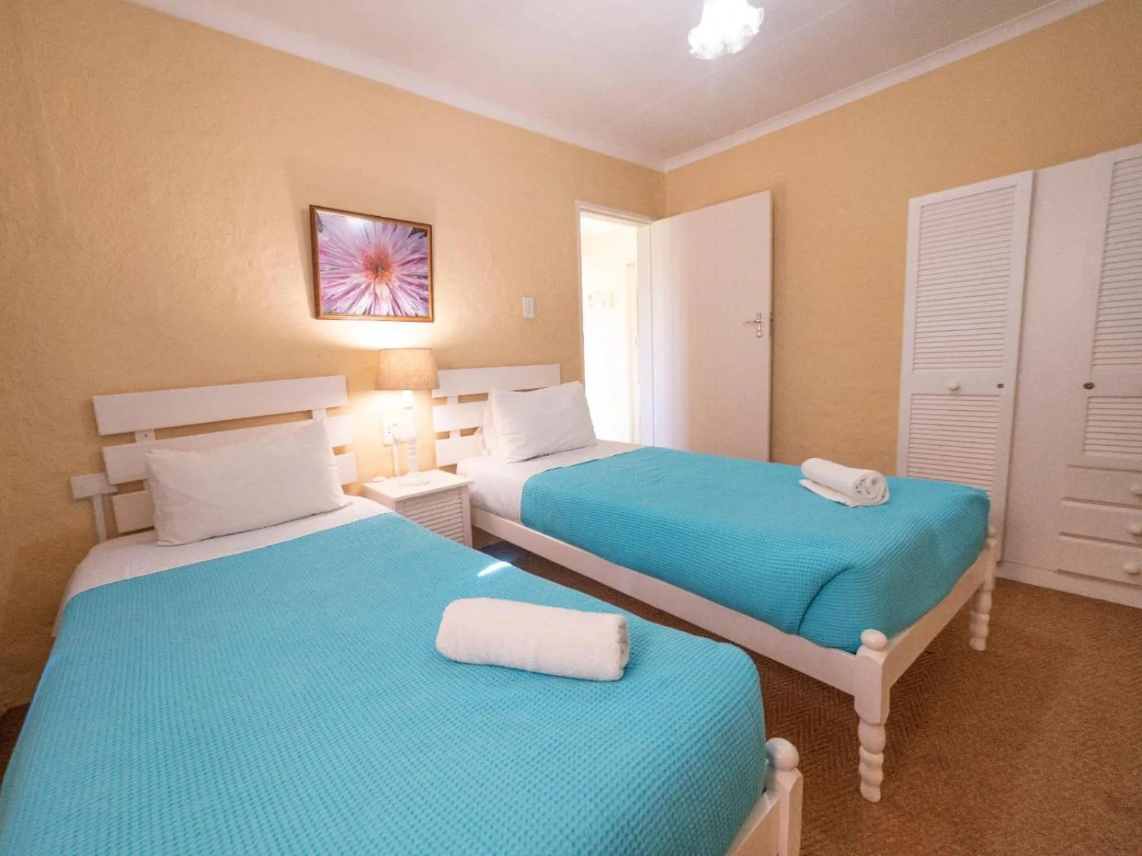 Photo of the whole room, Bed in Lake Naverone Holiday Cottages