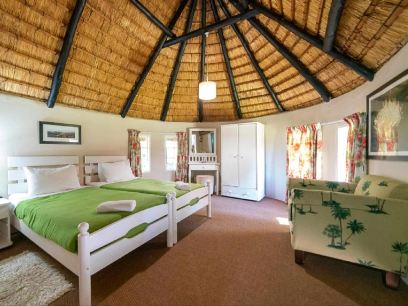 Photo of the whole room, Bed in Lake Naverone Holiday Cottages