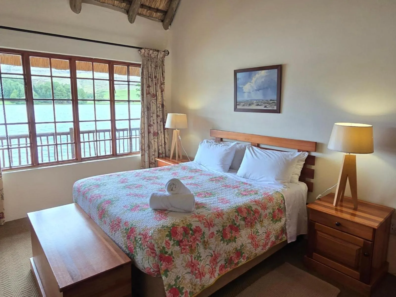 Photo of the whole room, Bed in Lake Naverone Holiday Cottages