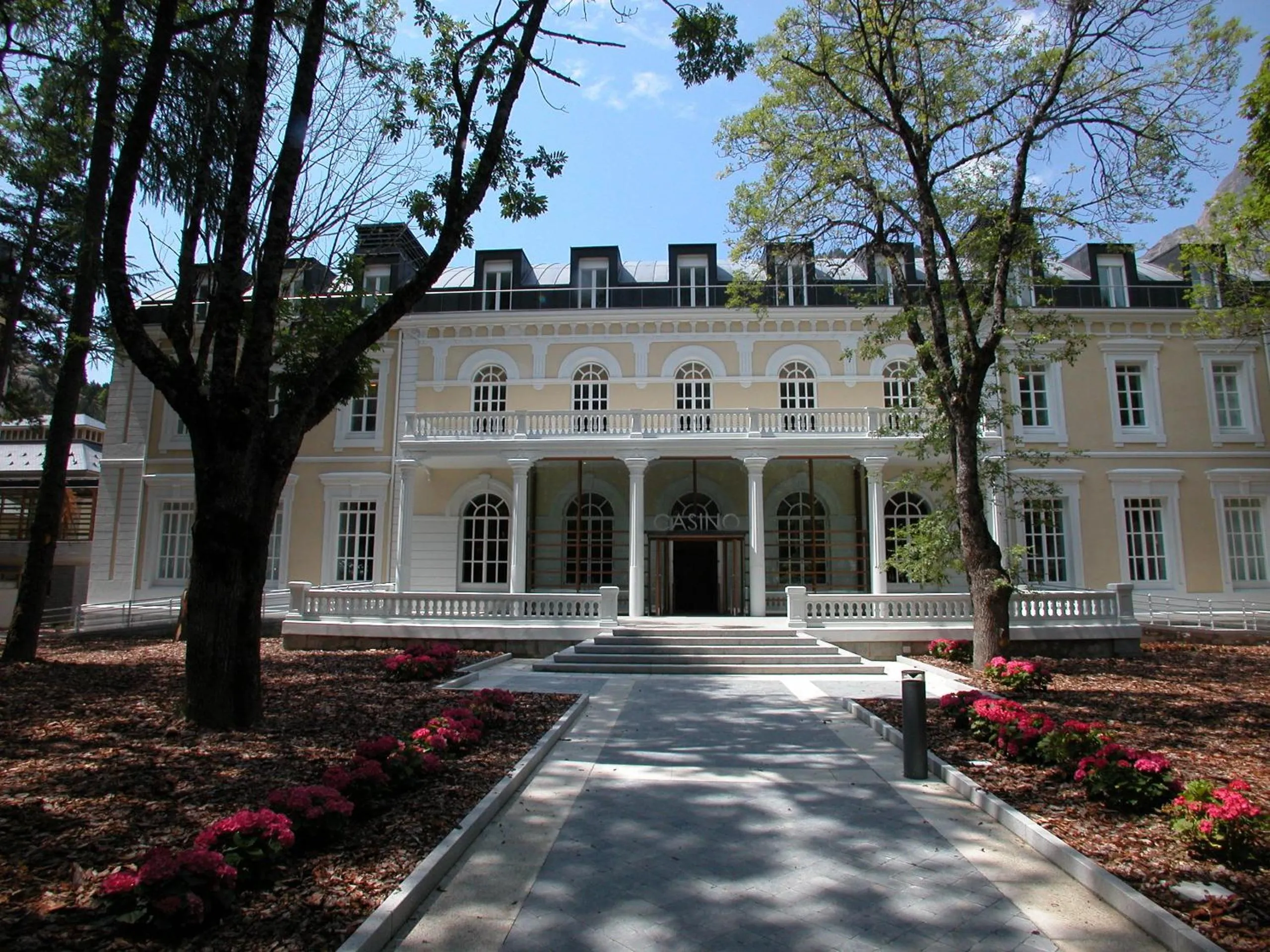 Facade/entrance in Gran Hotel – Balneario de Panticosa