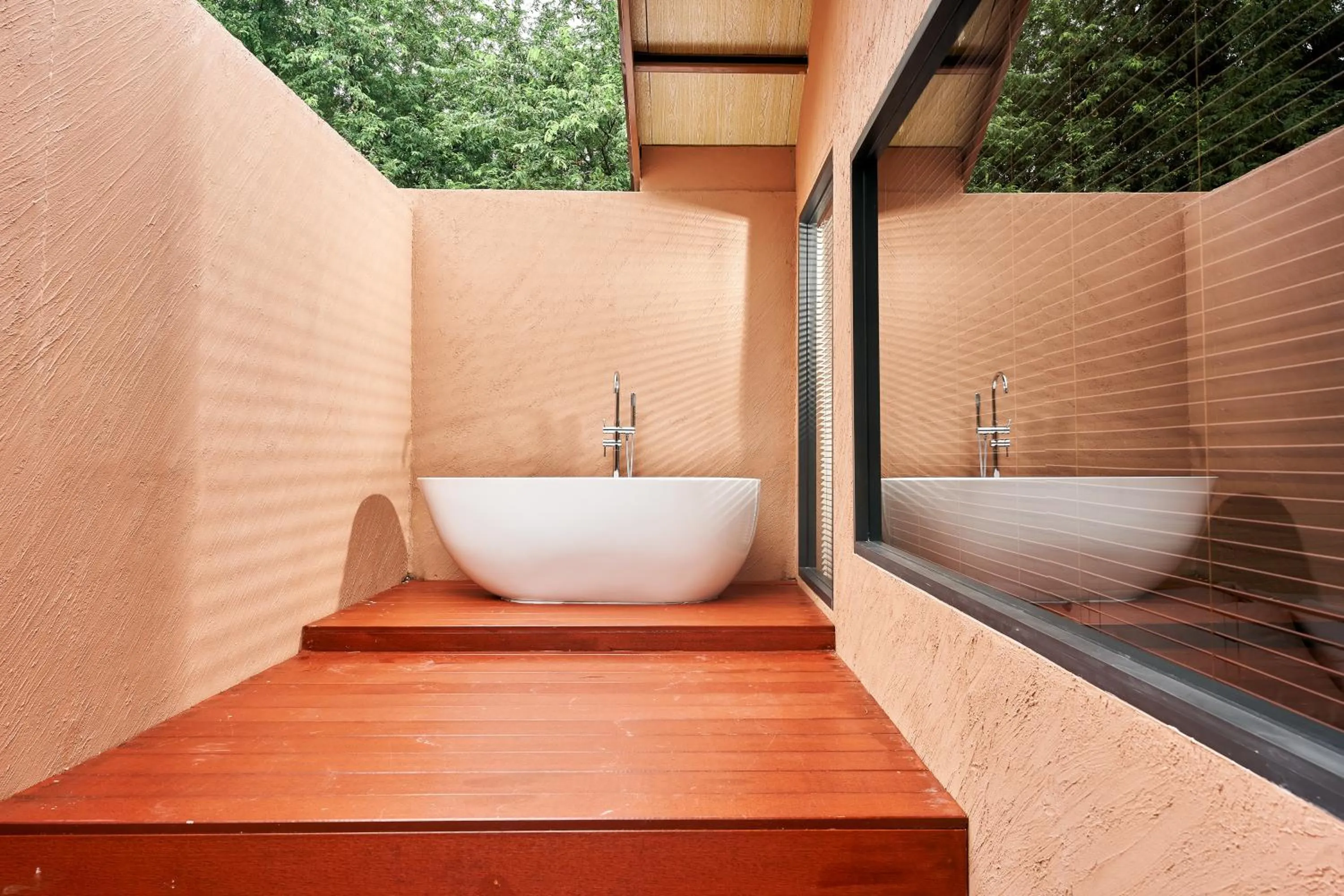 Bath in Baan Rai Santisuk