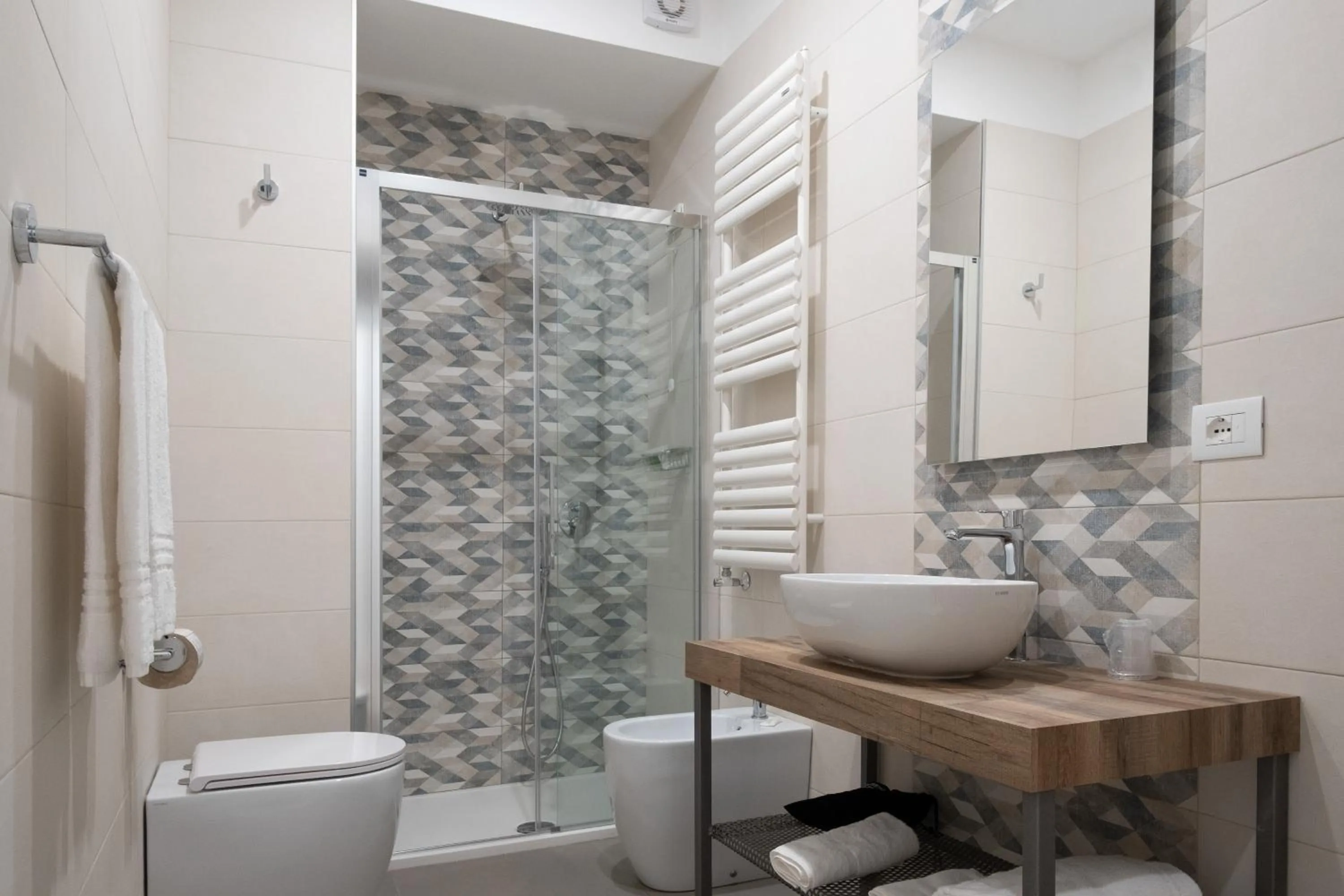 Shower in Palazzo Adele Rooms & Apartments