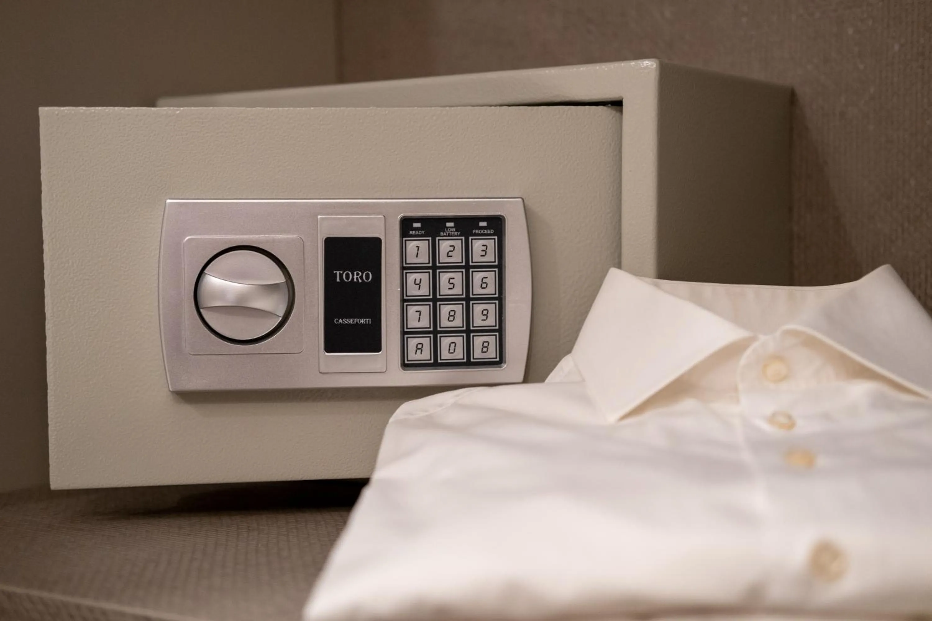 safe, Bed in Palazzo Adele Rooms & Apartments