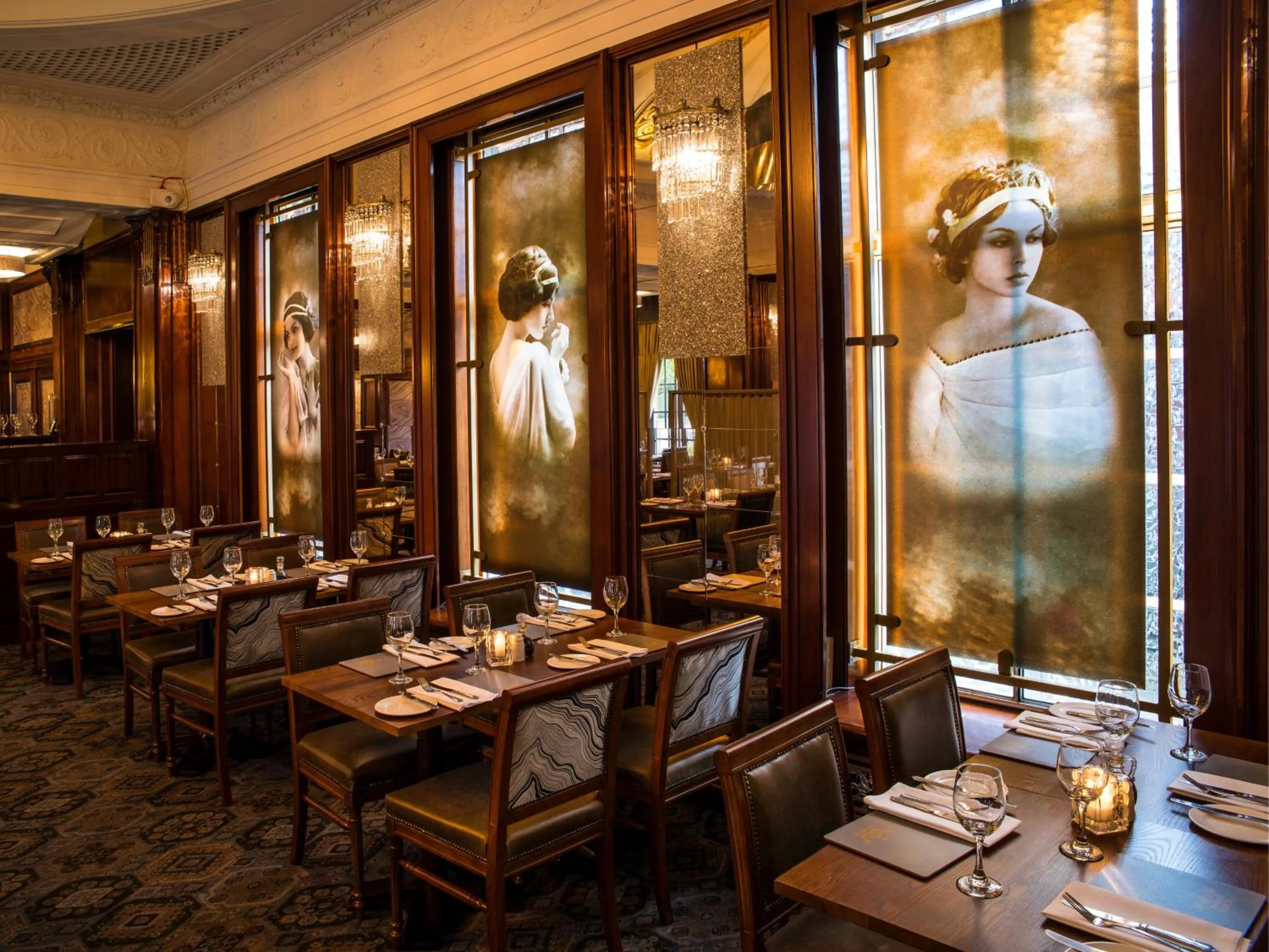 Restaurant/places to eat in The Royal Toby Hotel