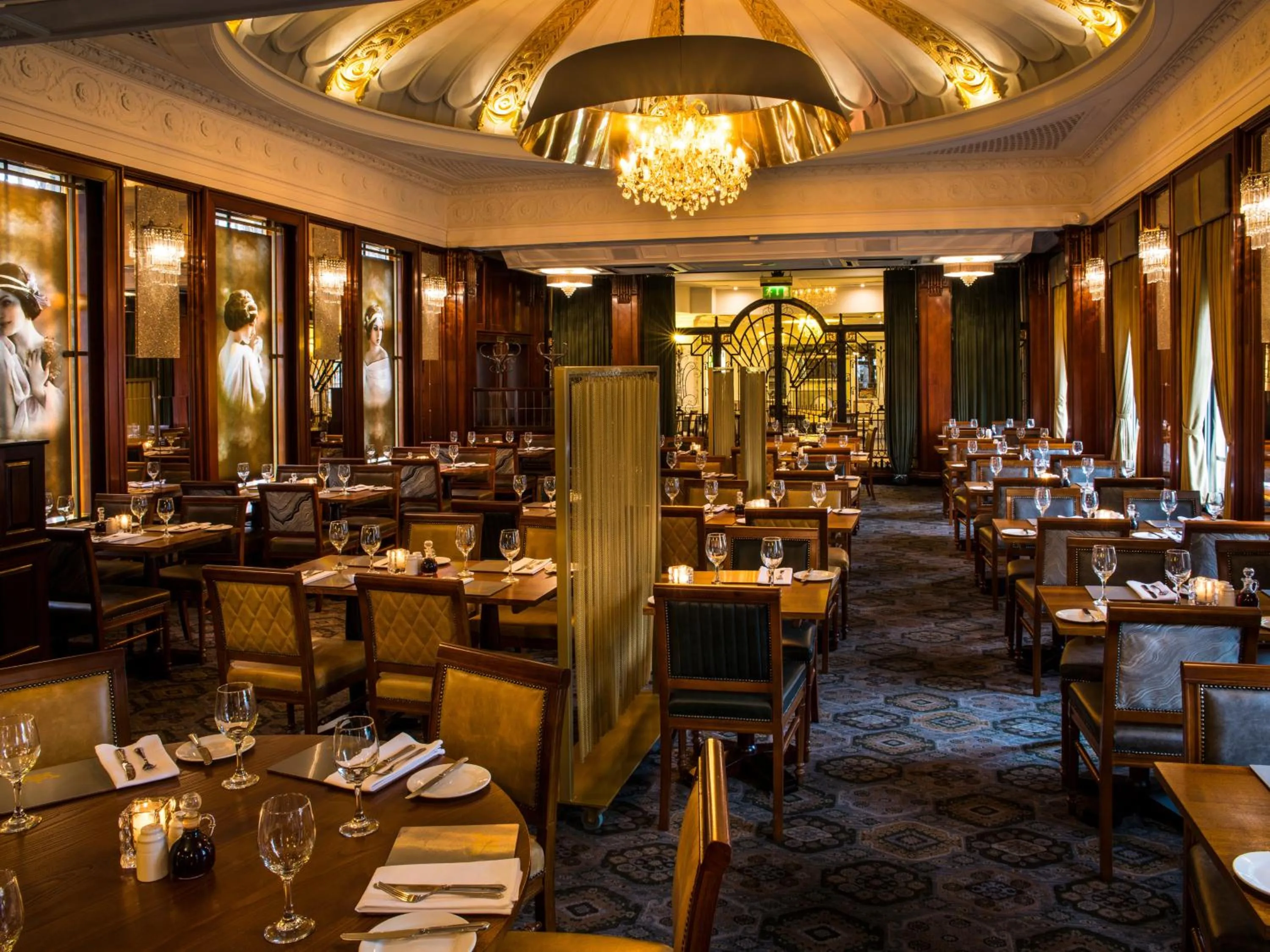 Restaurant/places to eat in The Royal Toby Hotel