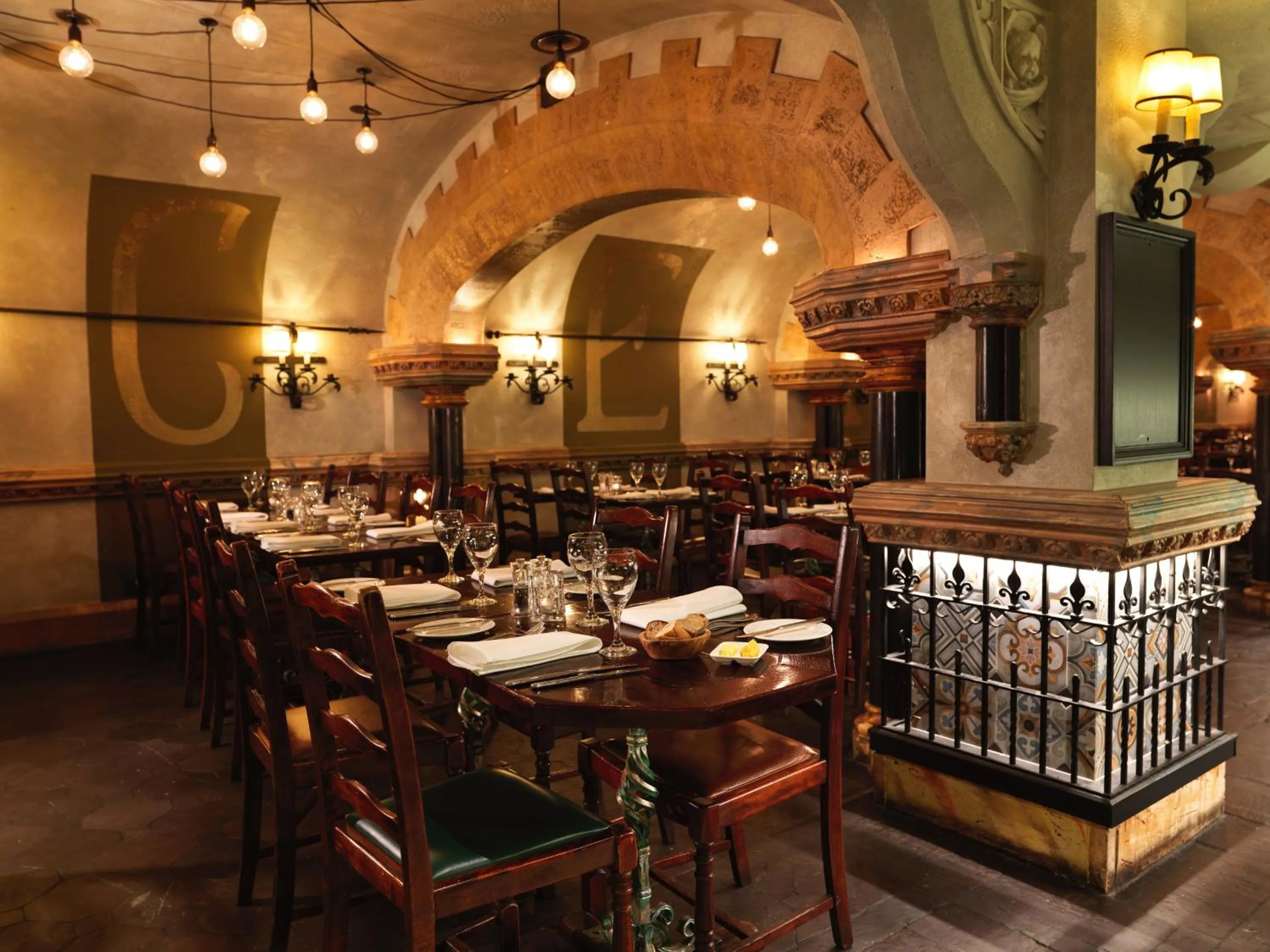 Restaurant/places to eat in The Royal Toby Hotel