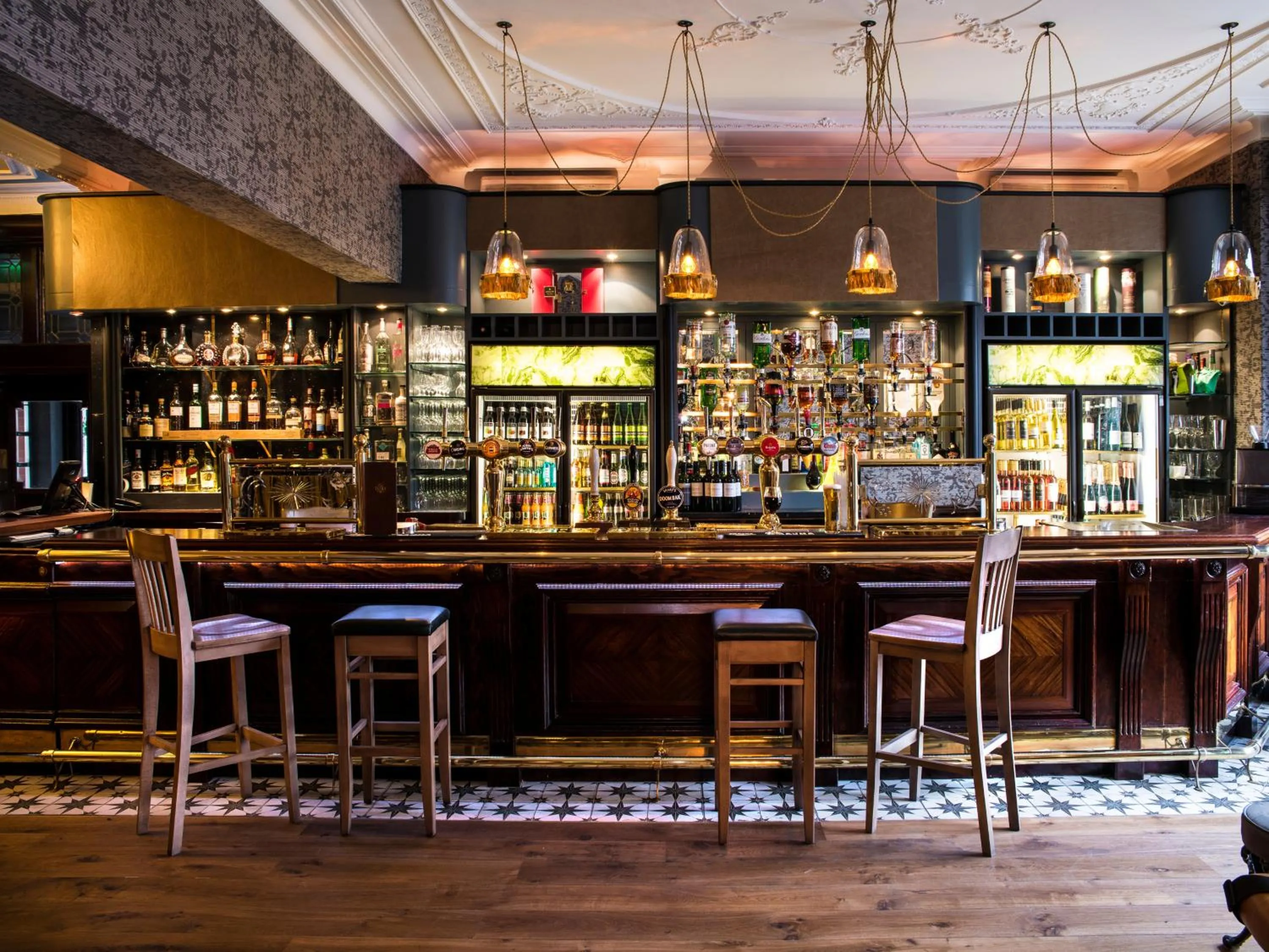 Lounge or bar in The Royal Toby Hotel