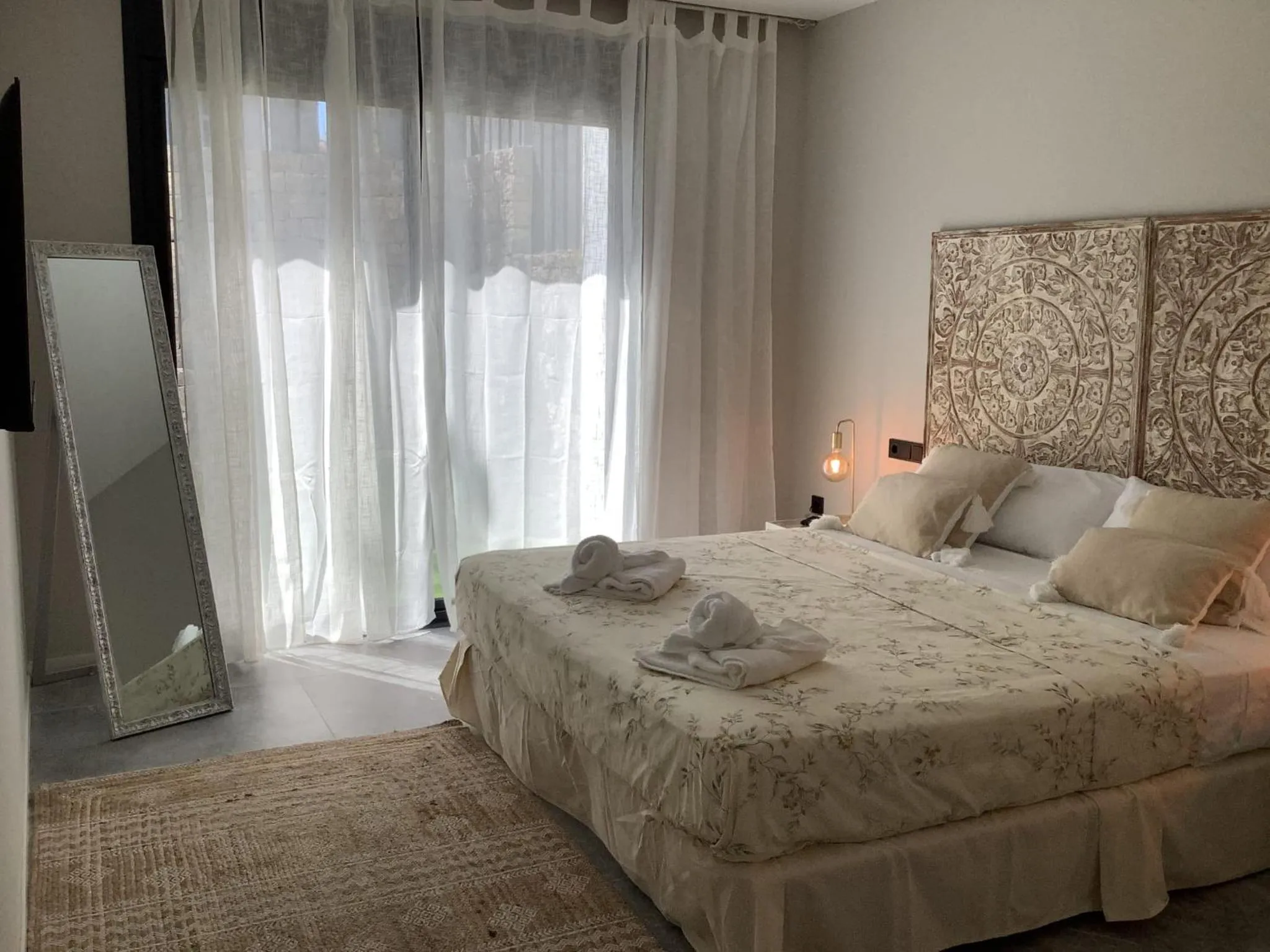 Bed in WHITE HOUSE IBIZA