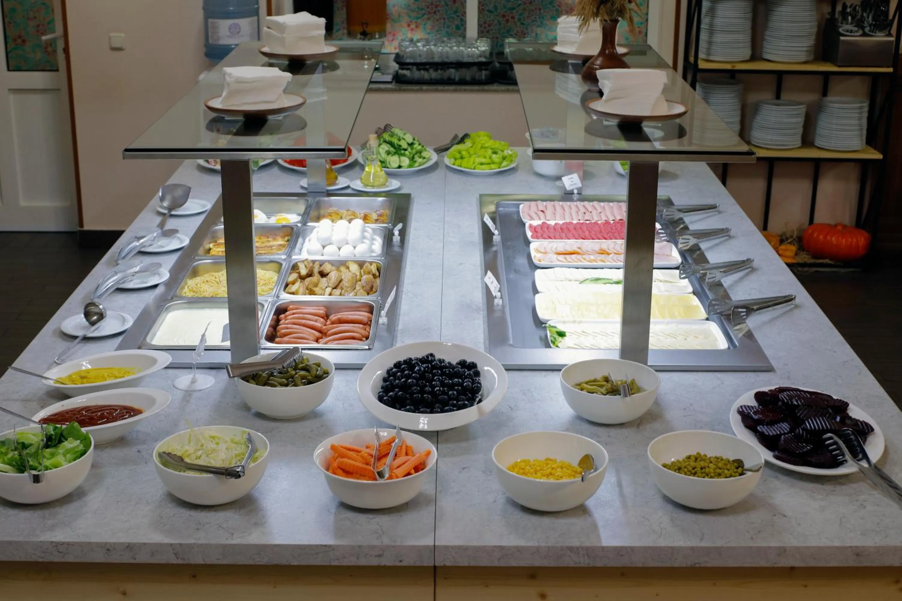 Food in Ani Central Inn