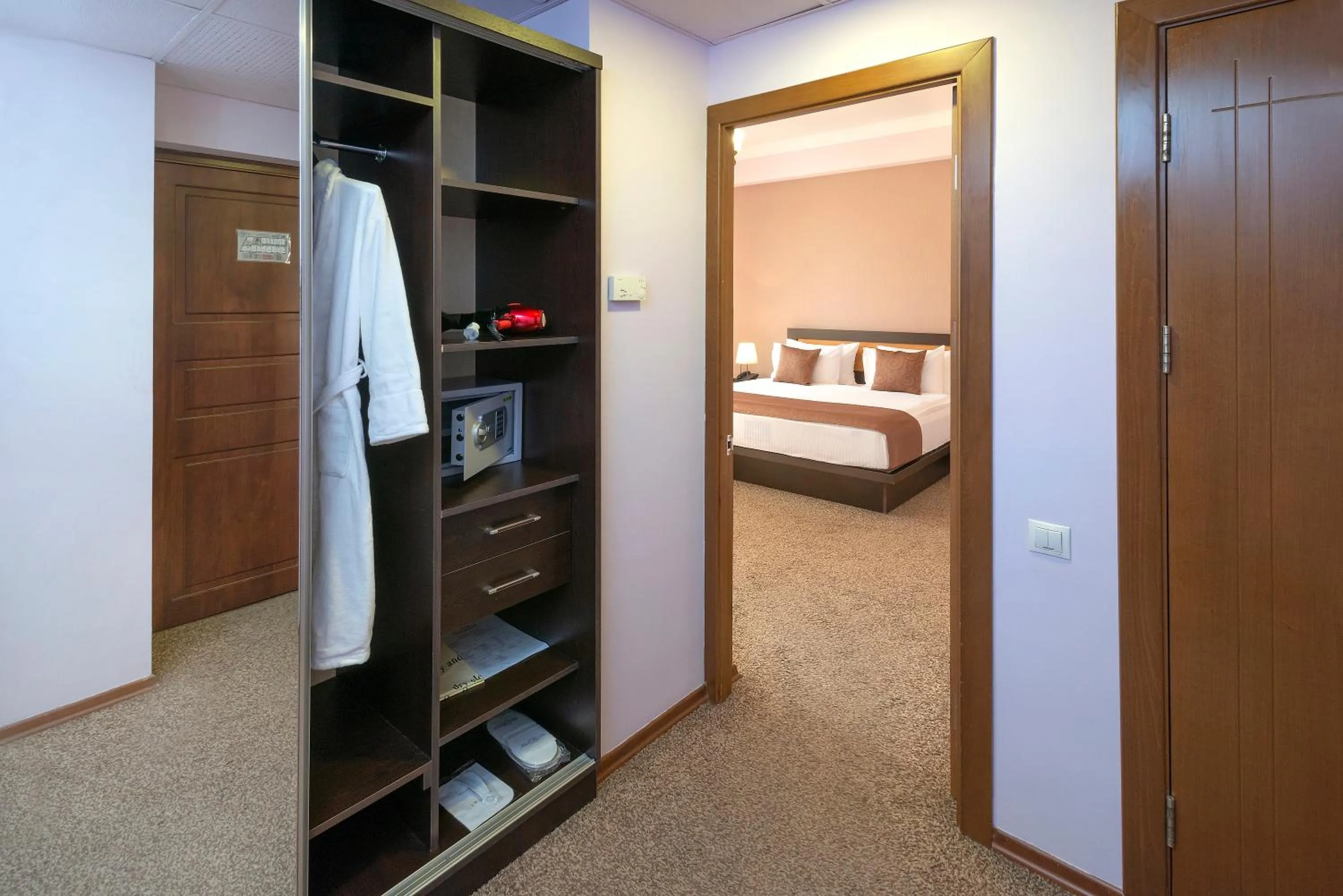 Bedroom, Bed in Ani Central Inn