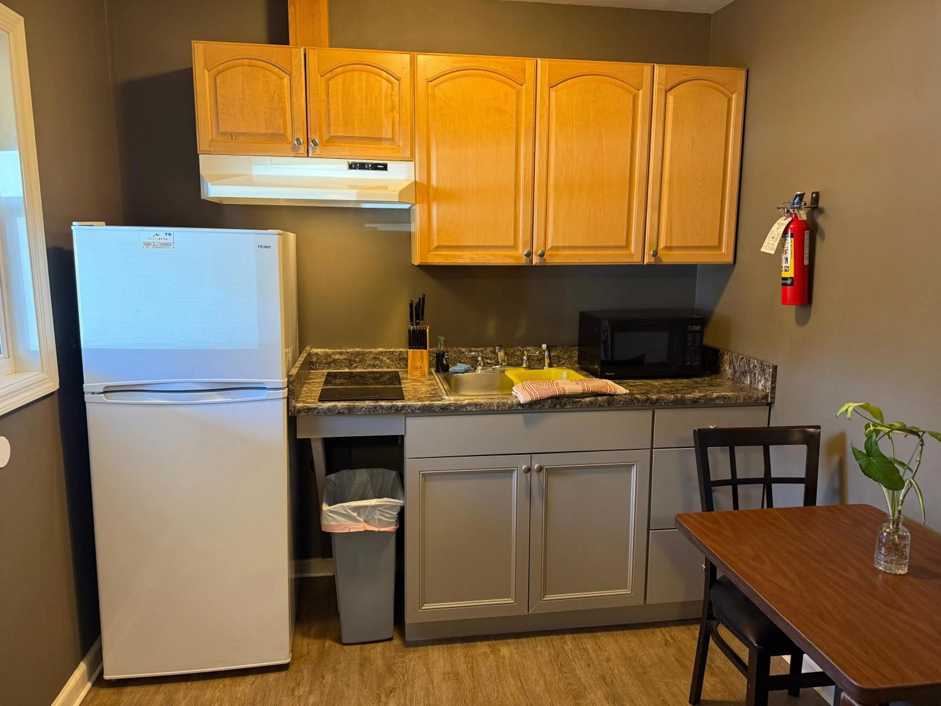 Kitchen or kitchenette in Heidi's Inn