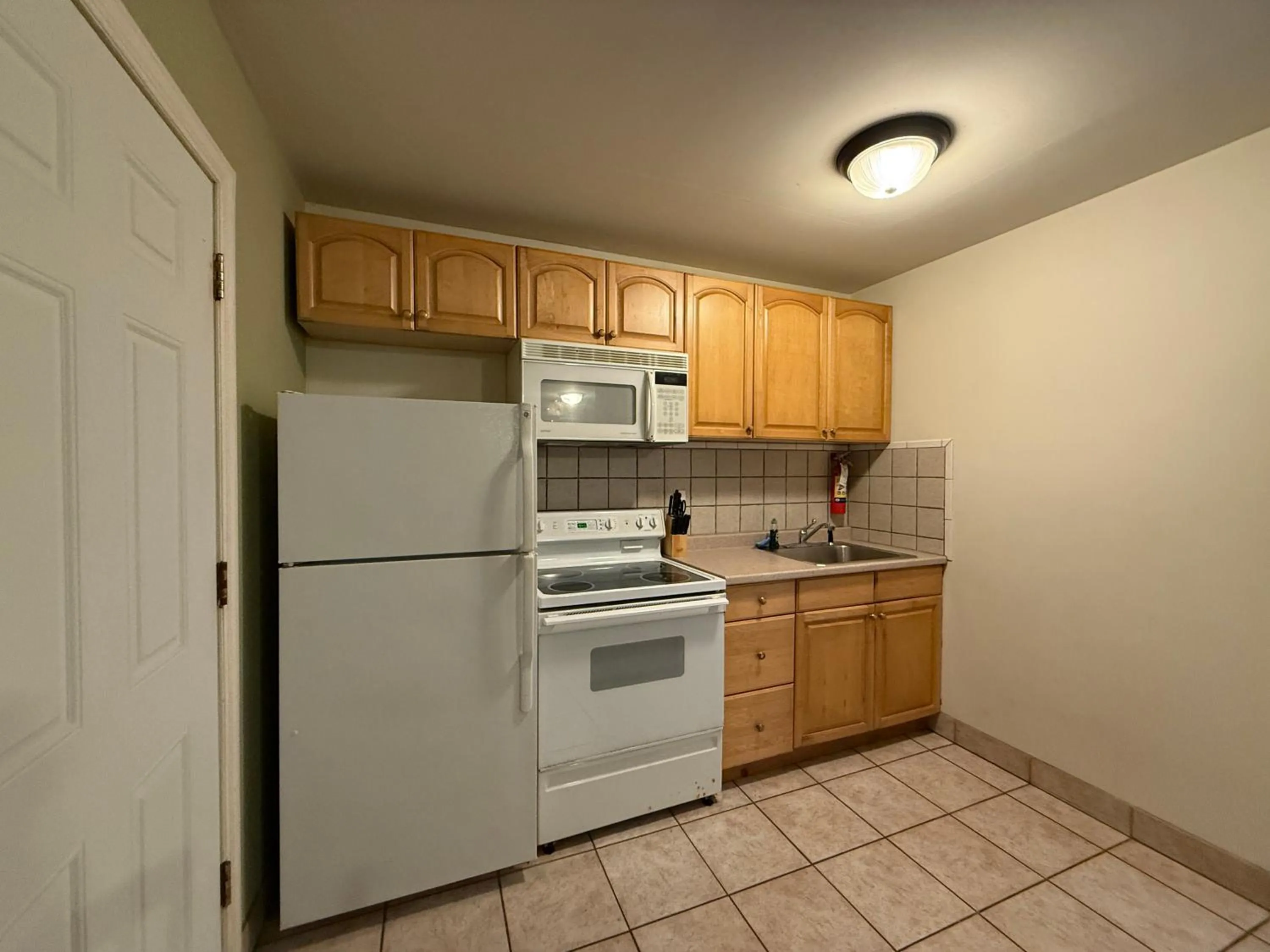 Kitchen or kitchenette in Heidi's Inn