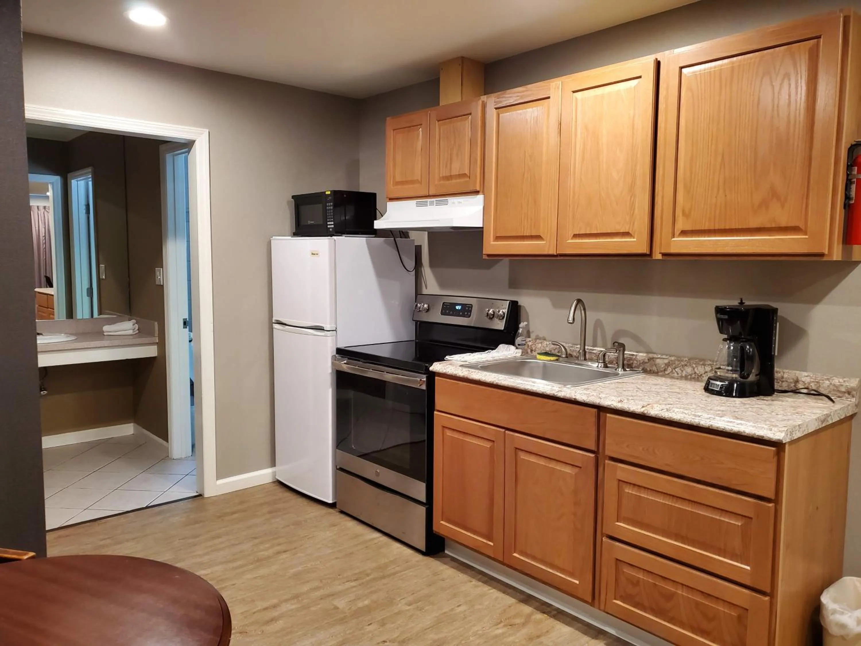 Kitchen or kitchenette in Heidi's Inn