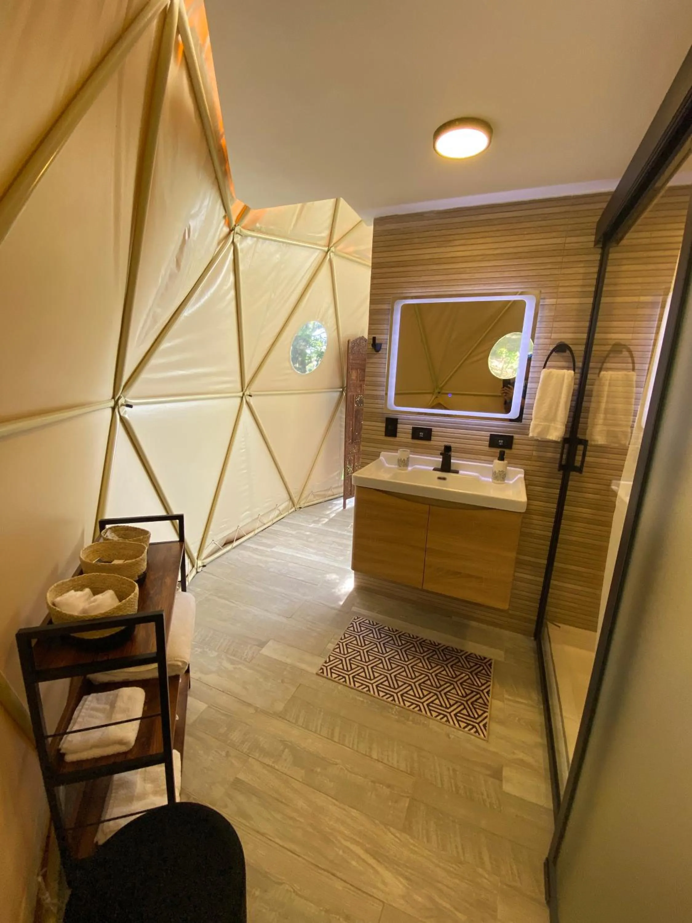 Bathroom in Way To Heaven Glamping