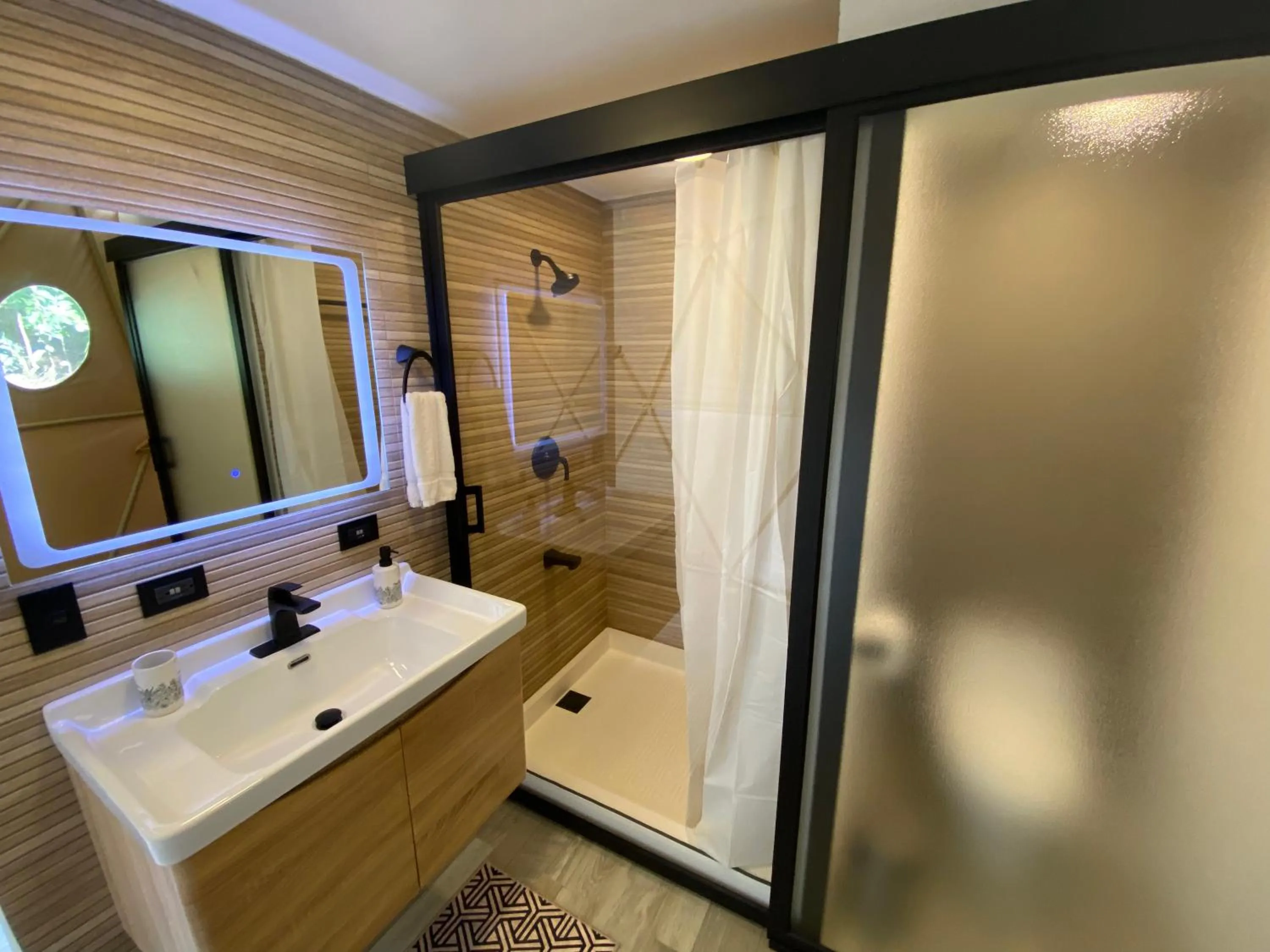 Bathroom in Way To Heaven Glamping