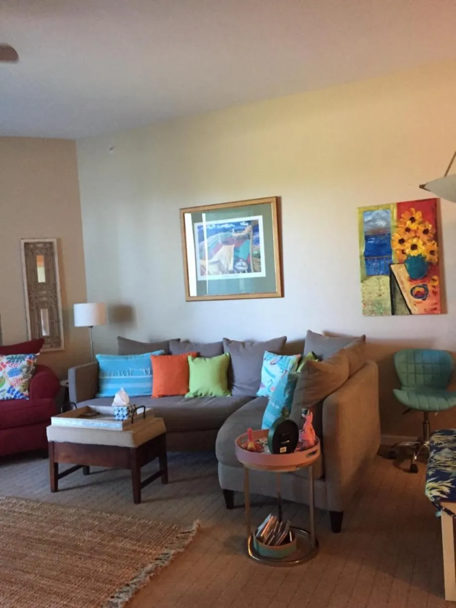 Living room in the palms of destin 2114