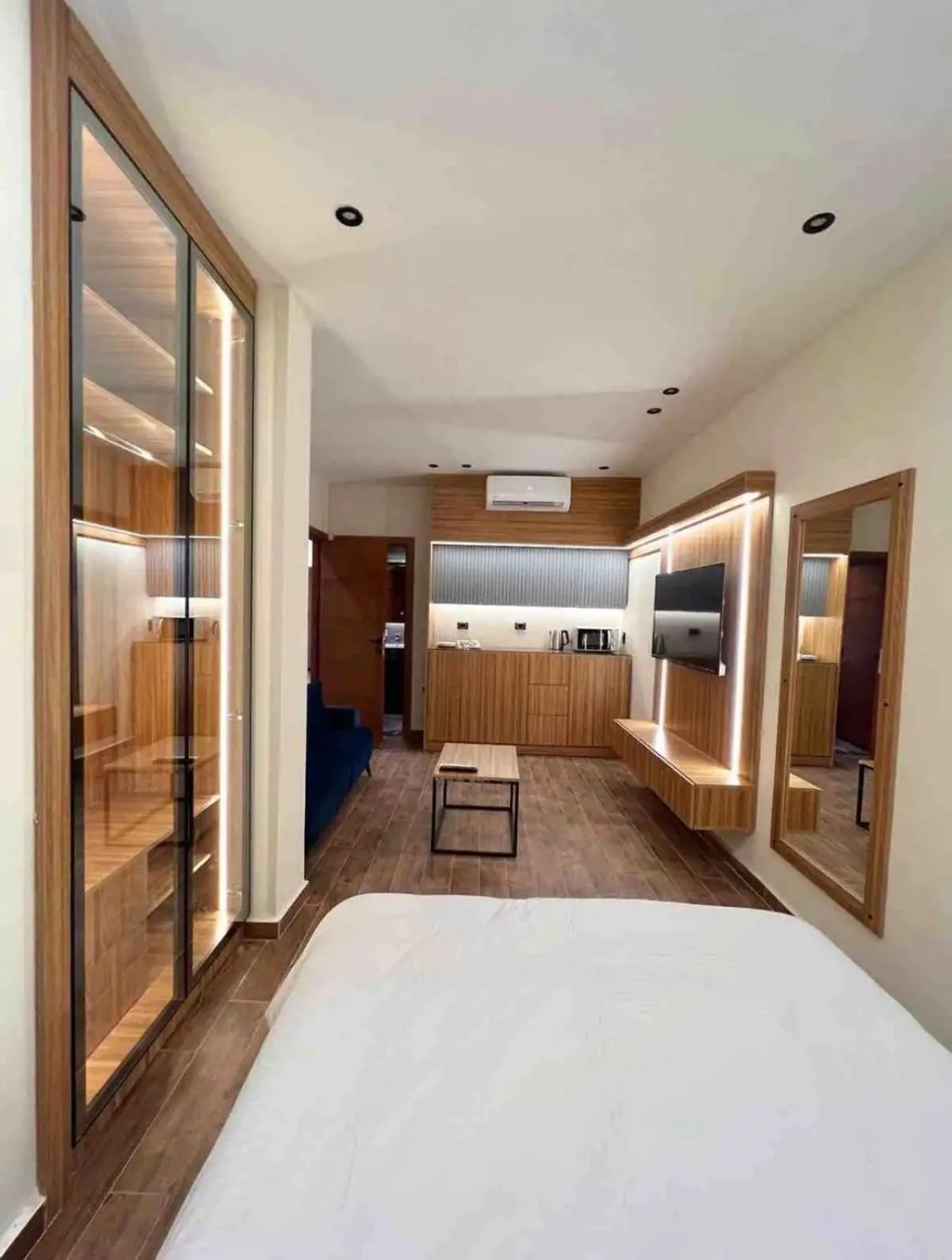 TV and multimedia, Bed in Elite Boutique Hotel