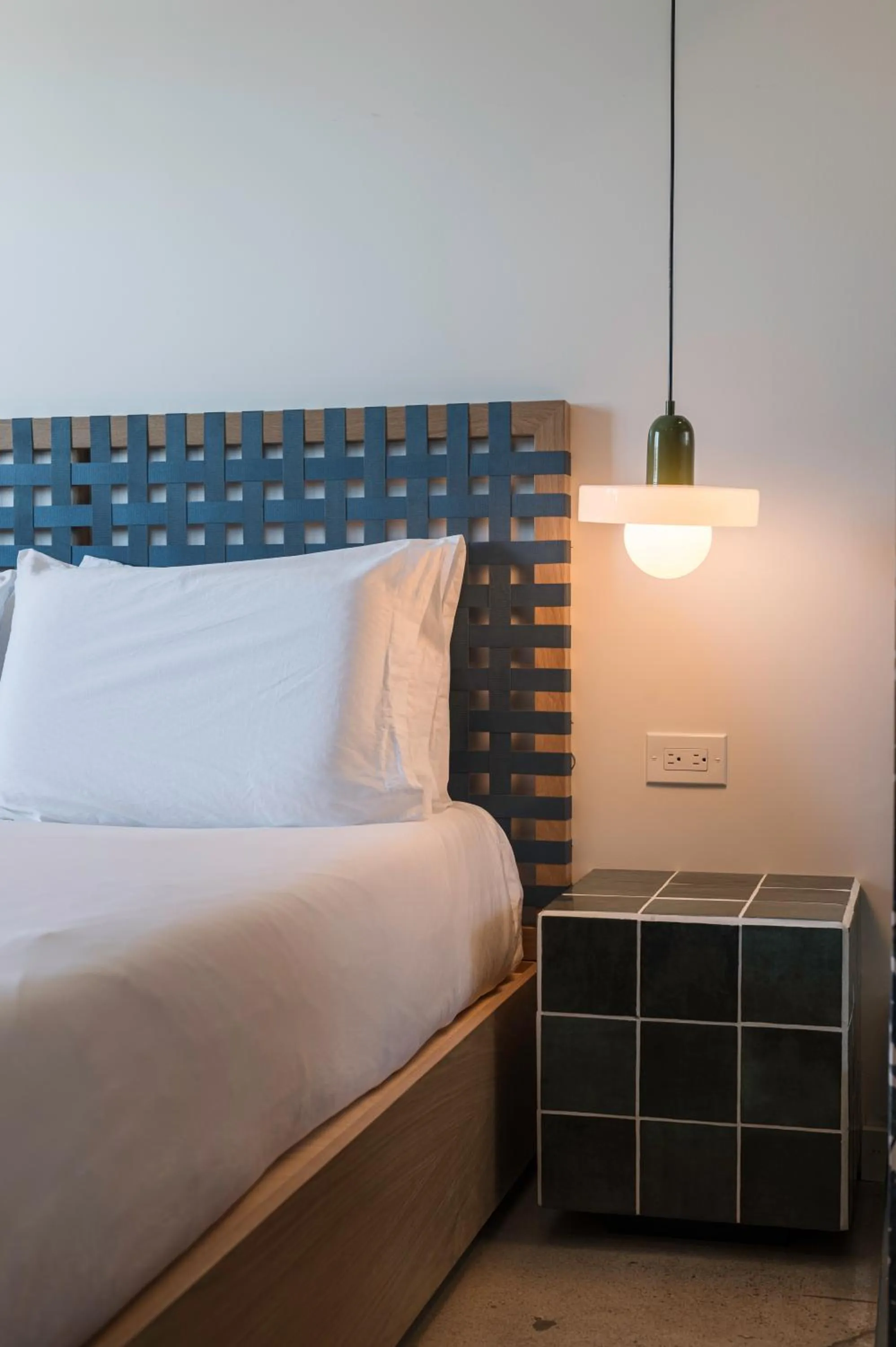 Bed in Best Bet Motor Lodge