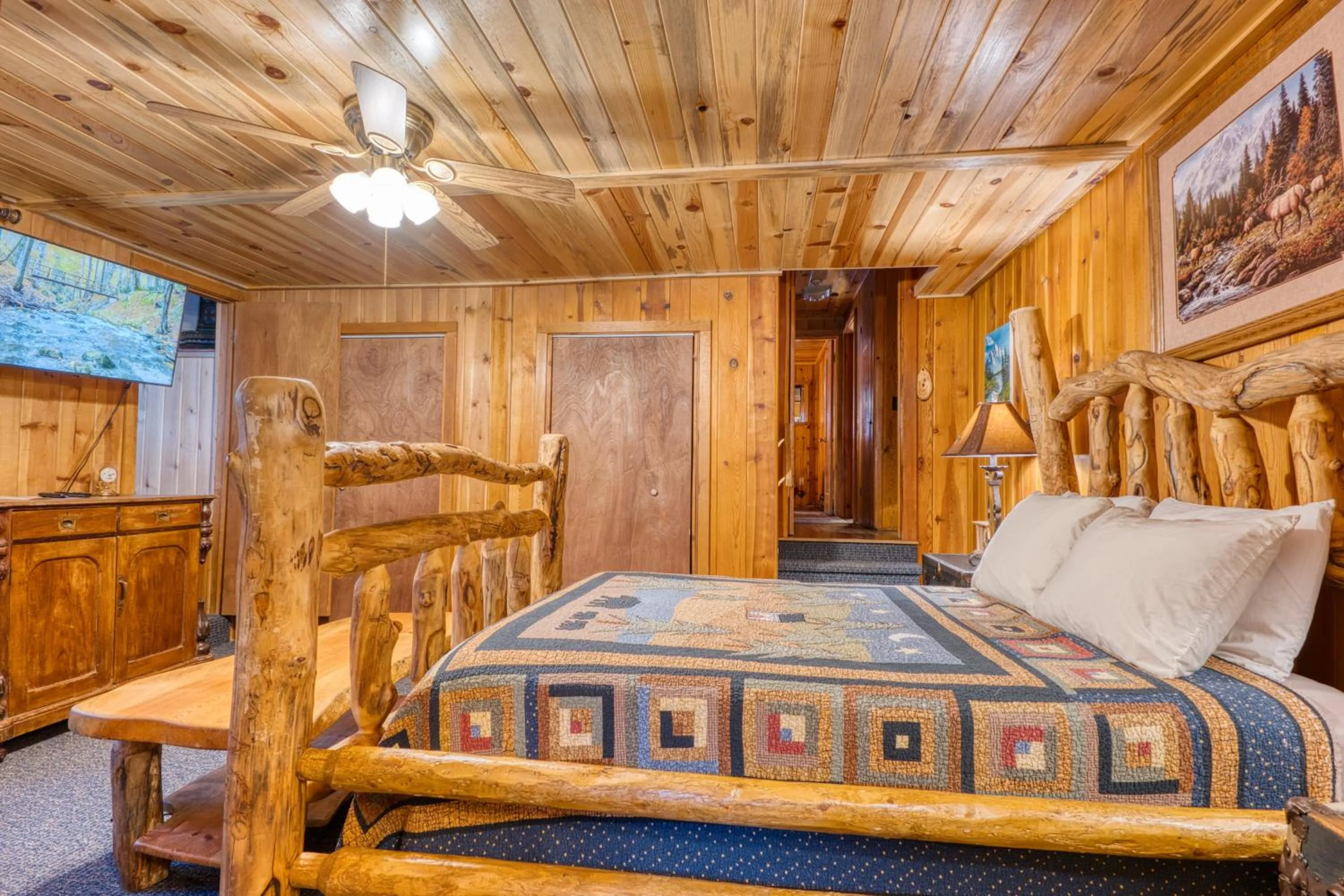 Bed in Pine Haven Resort