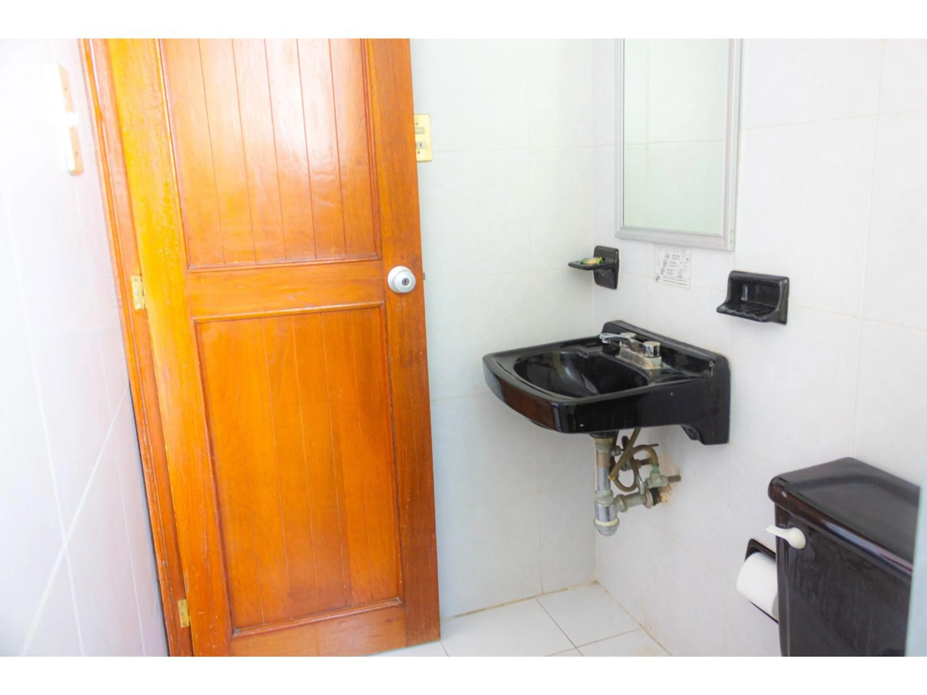 Bathroom in OYO Hotel San Felipe Inn