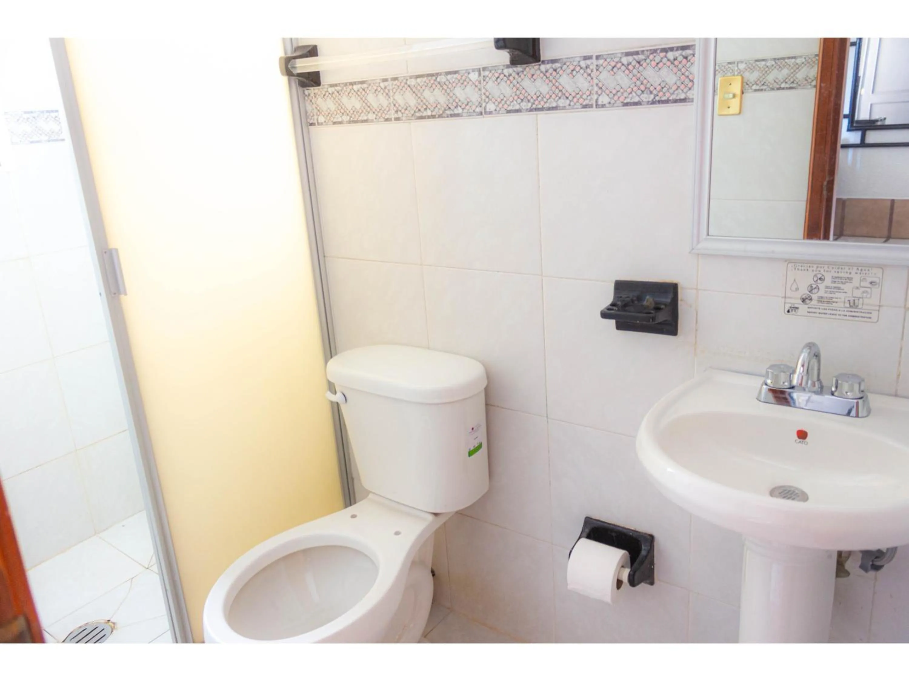 Bathroom in OYO Hotel San Felipe Inn