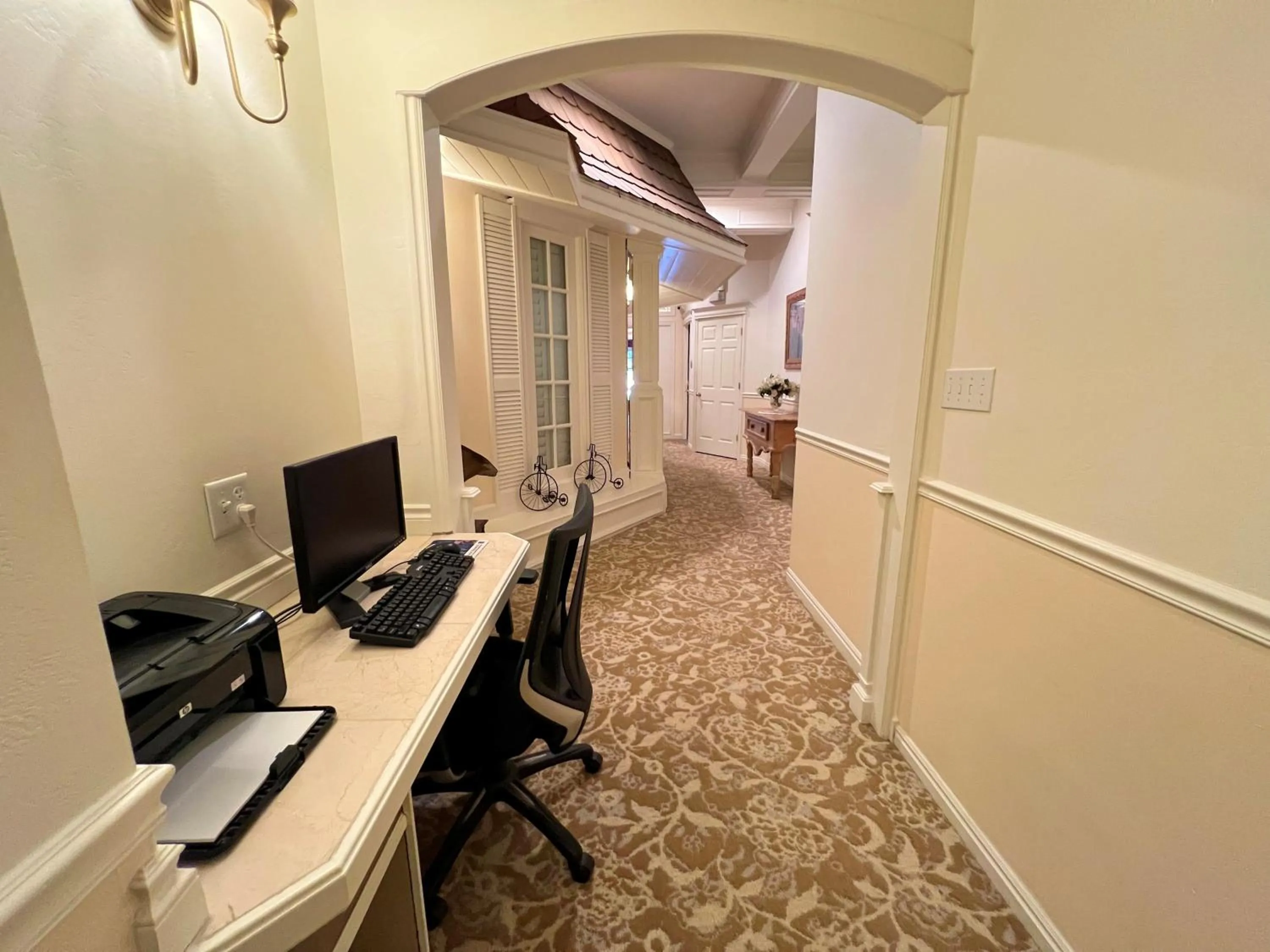 Business facilities in Best Western Grandma's Feather Bed