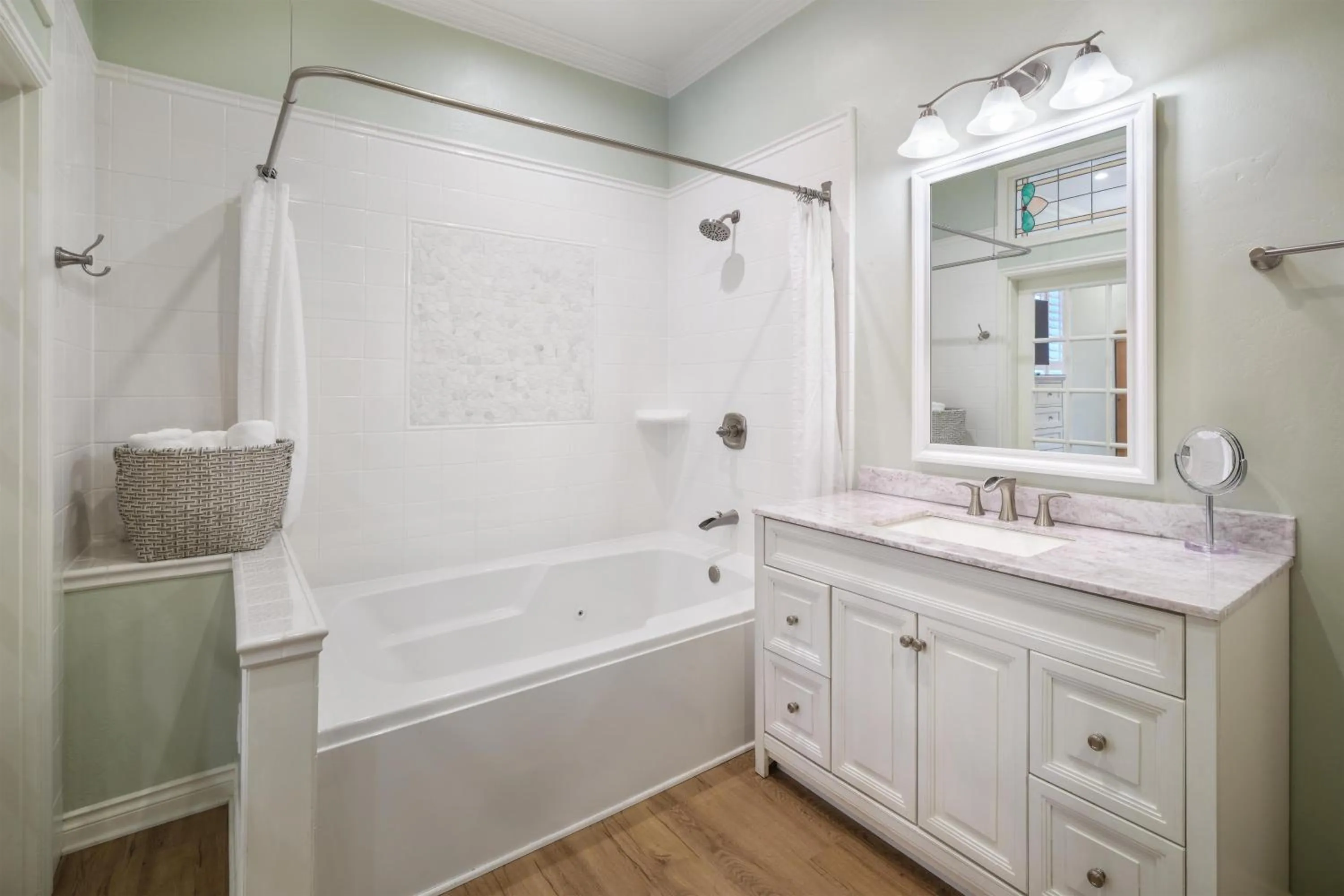 Bathroom in Best Western Grandma's Feather Bed