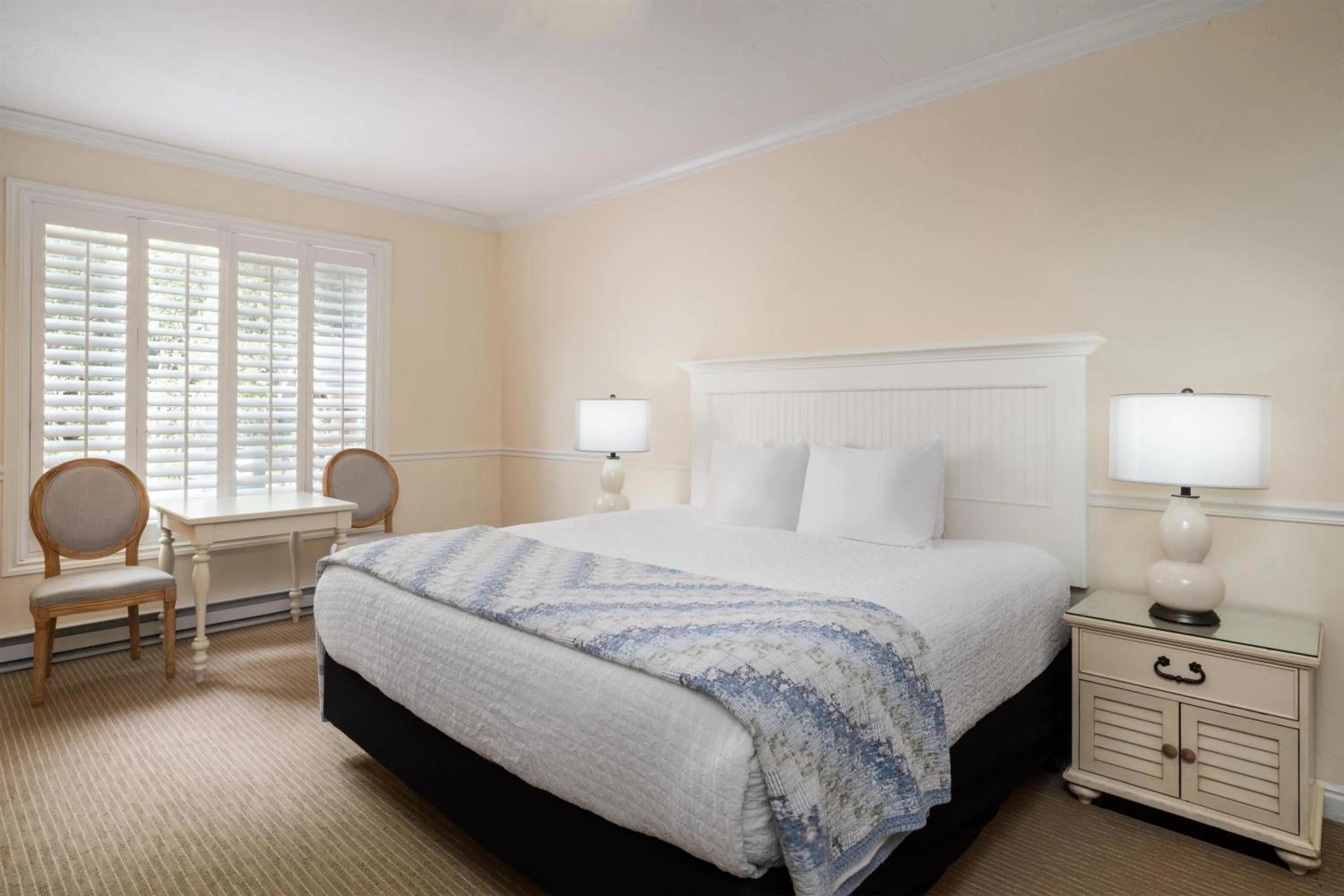 Bedroom, Bed in Best Western Grandma's Feather Bed