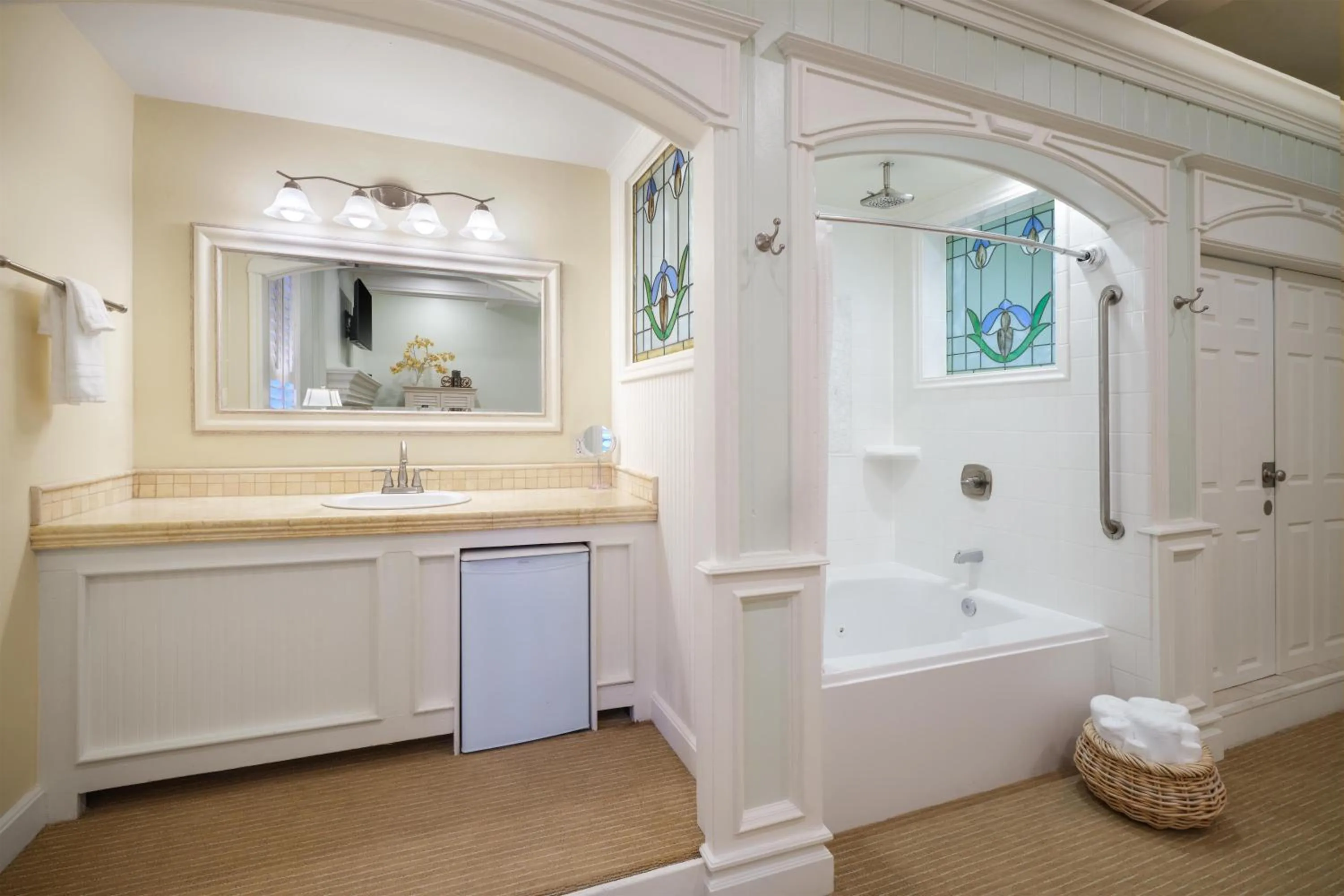 Bathroom in Best Western Grandma's Feather Bed