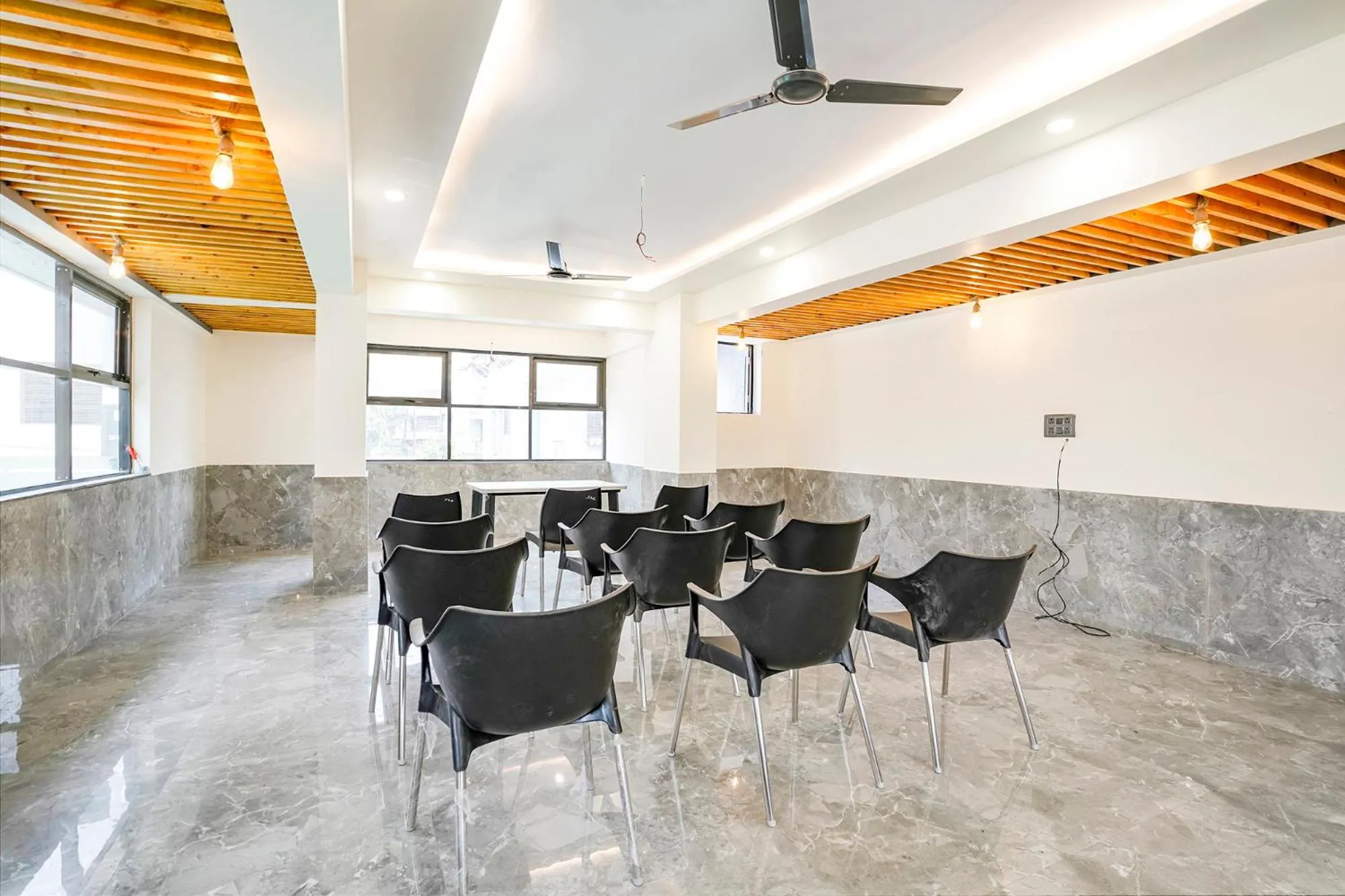 Seating area in FabHotel Prestige Elite - Nashik Road