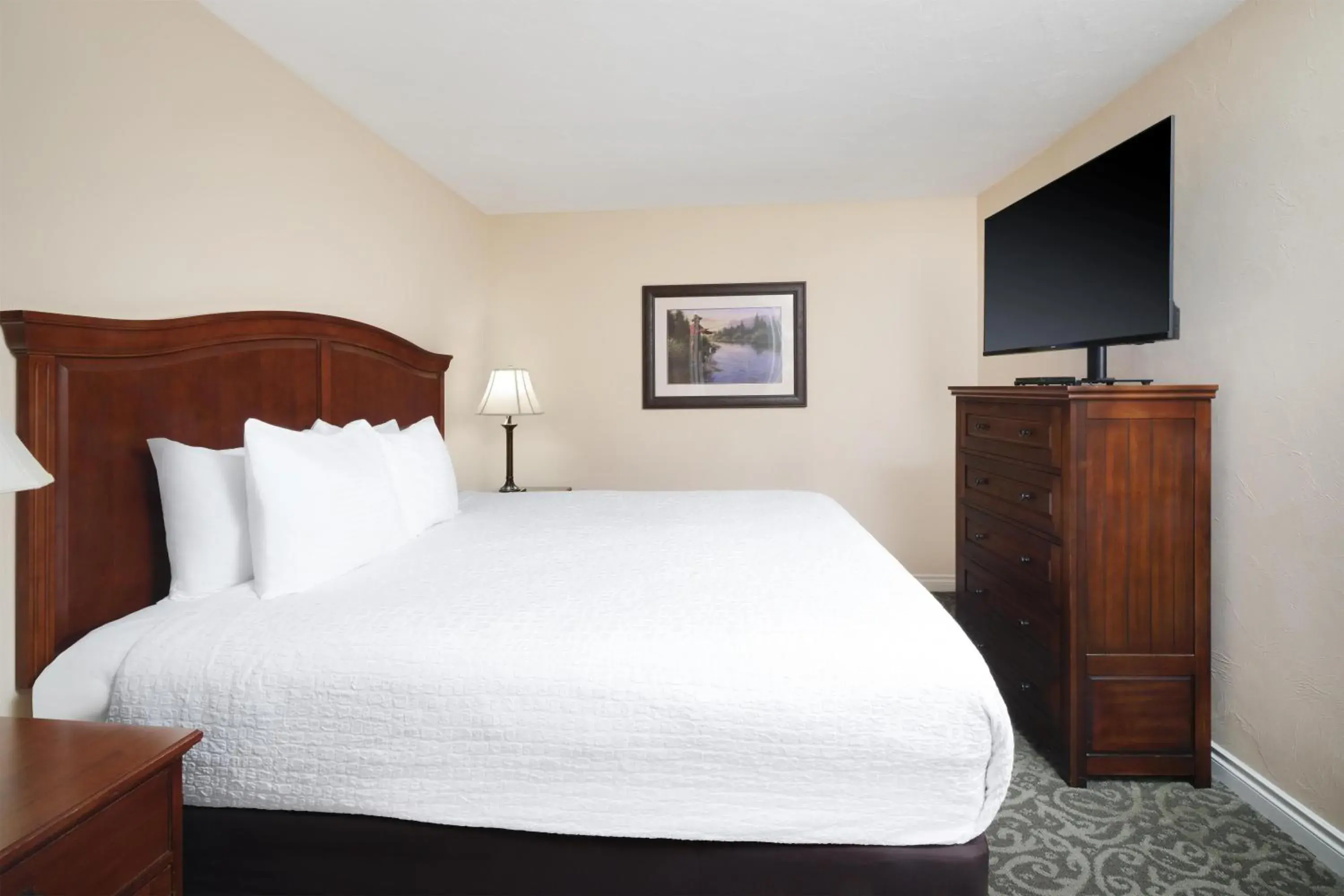 One-Bedroom King Suite with Sofa Bed and Kitchenette in Best Western Country Lane Inn One-Bedroom King Suite with Sofa Bed and Kitchenette in Best Western Country Lane Inn