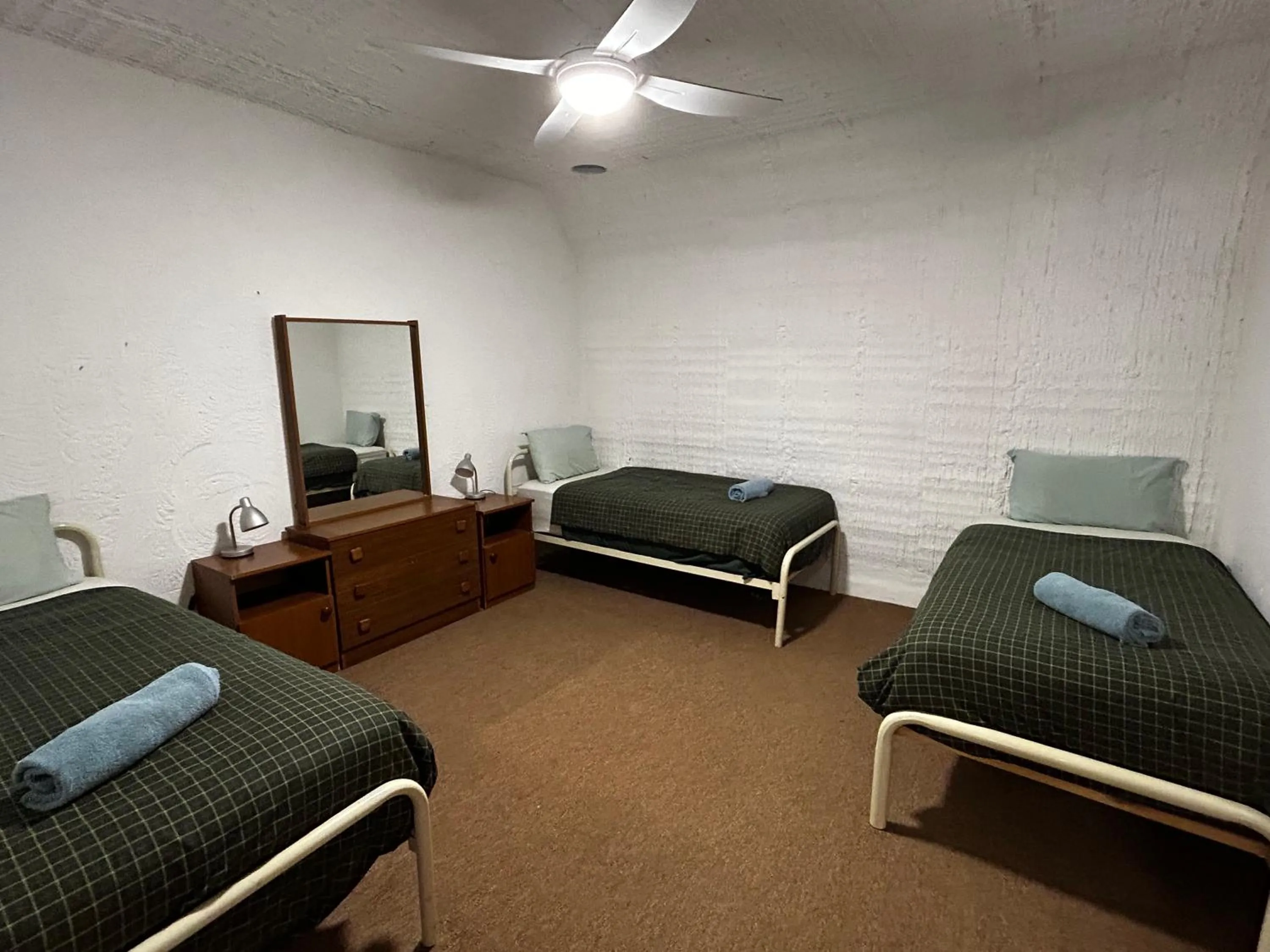 Bedroom, Bed in Desert View Apartments