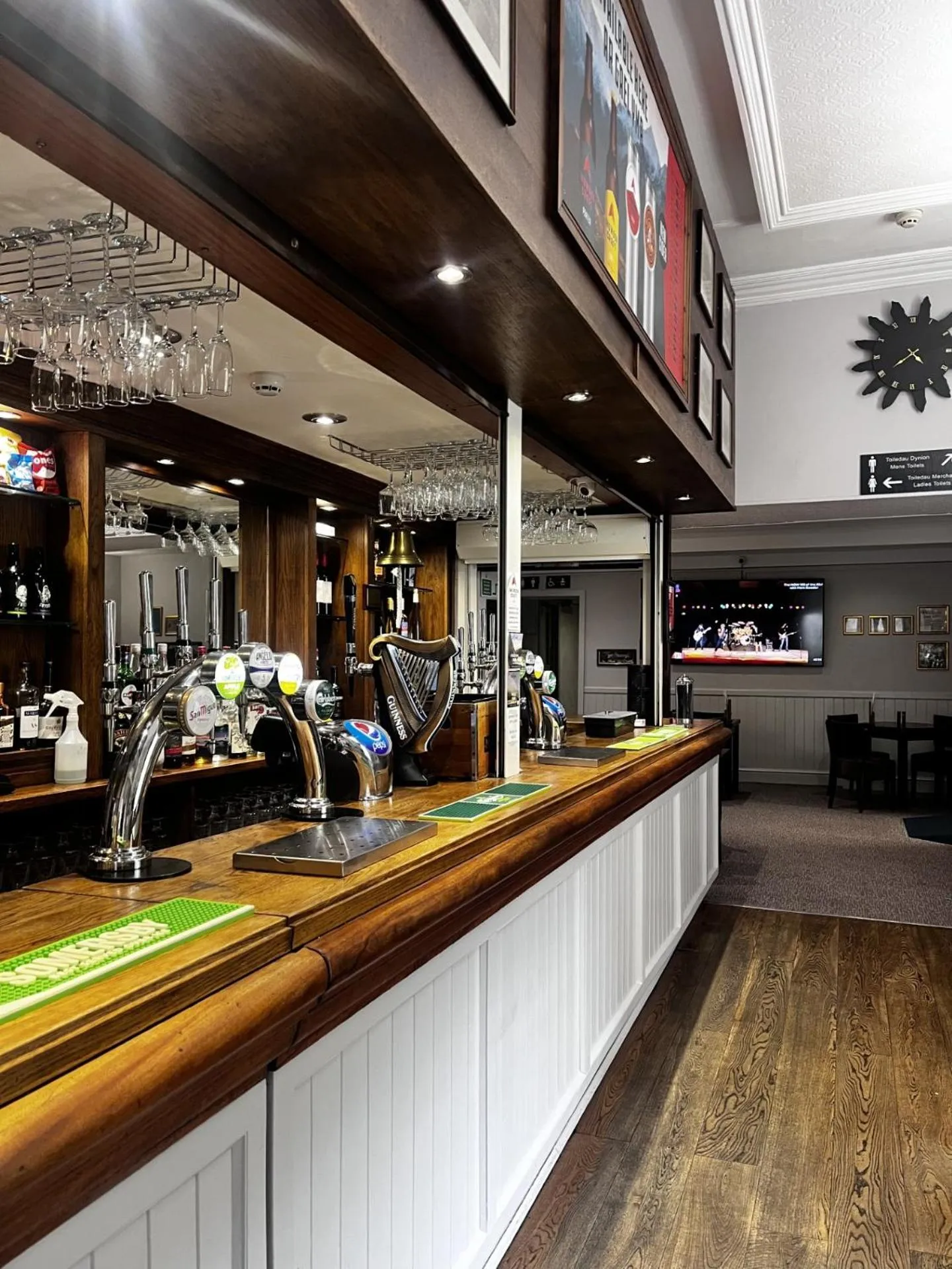 Restaurant/places to eat in Royal Victoria Hotel Snowdonia