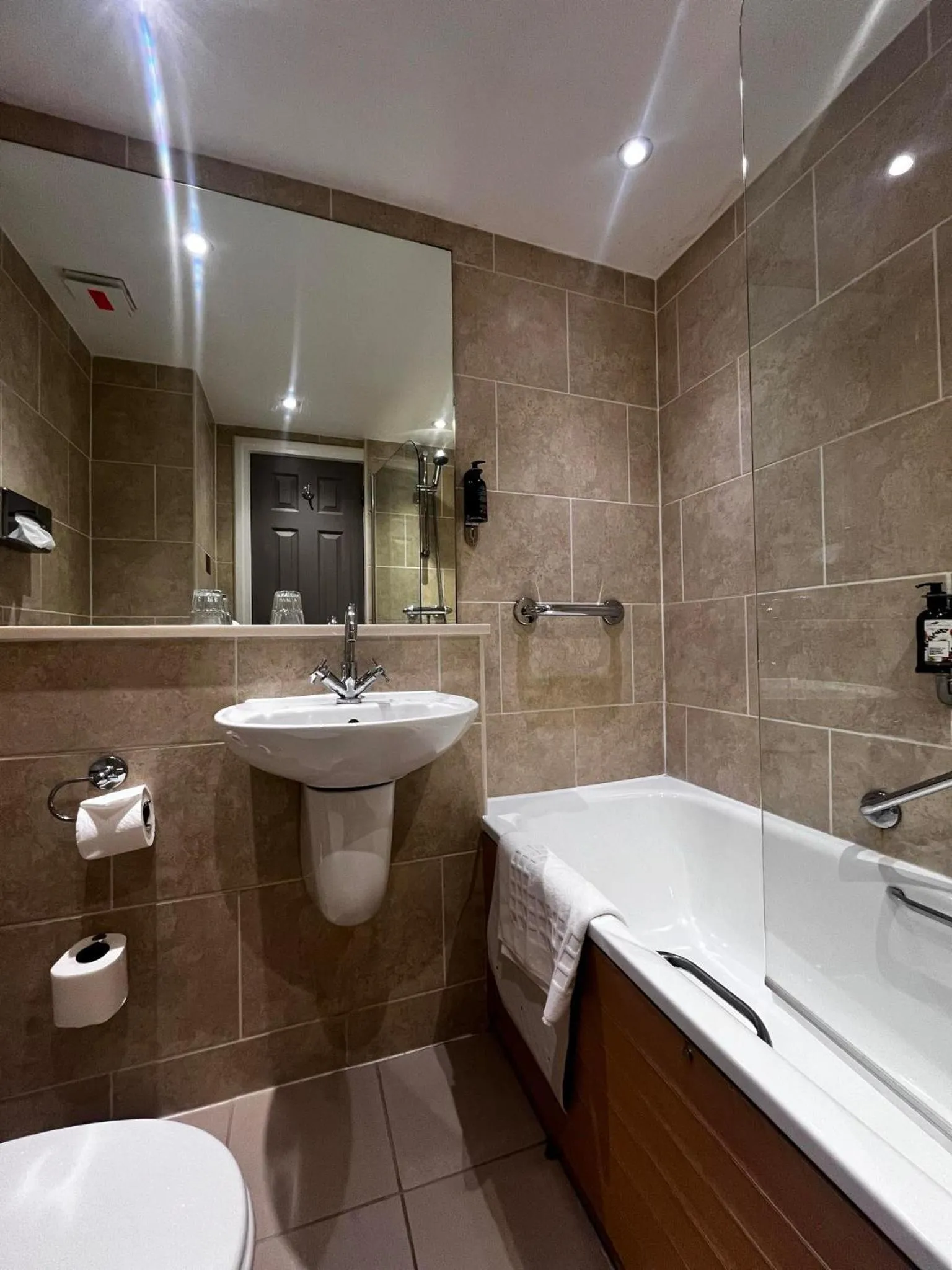 Bathroom in Royal Victoria Hotel Snowdonia