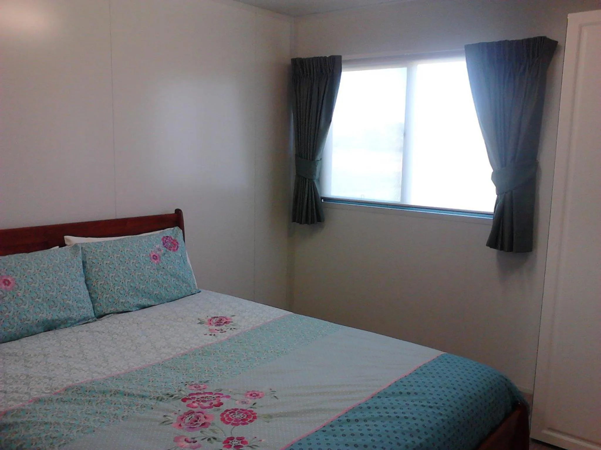 Bed in Cabarita Lodge