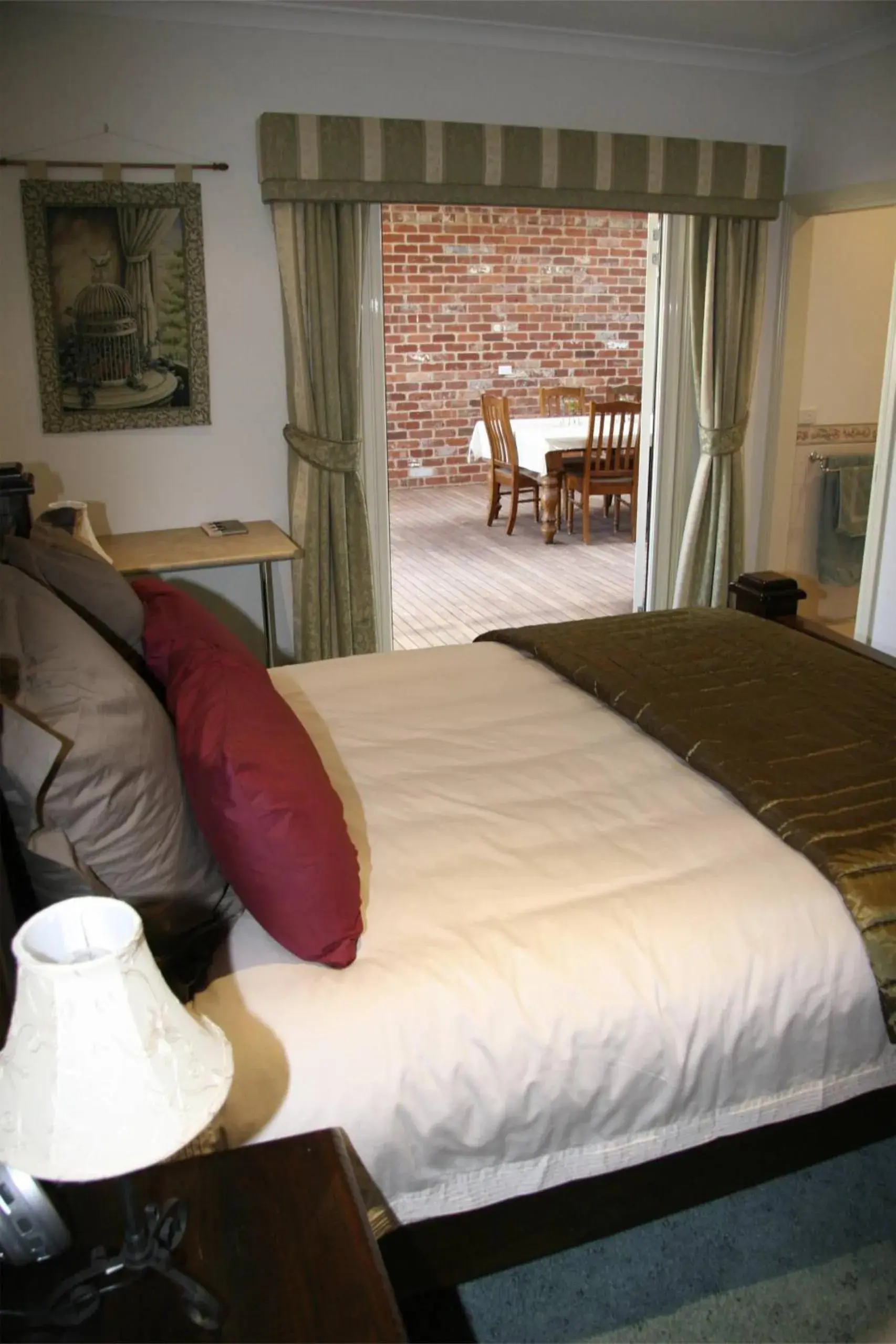 Deluxe Queen Room in Cabarita Lodge Deluxe Queen Room in Cabarita Lodge