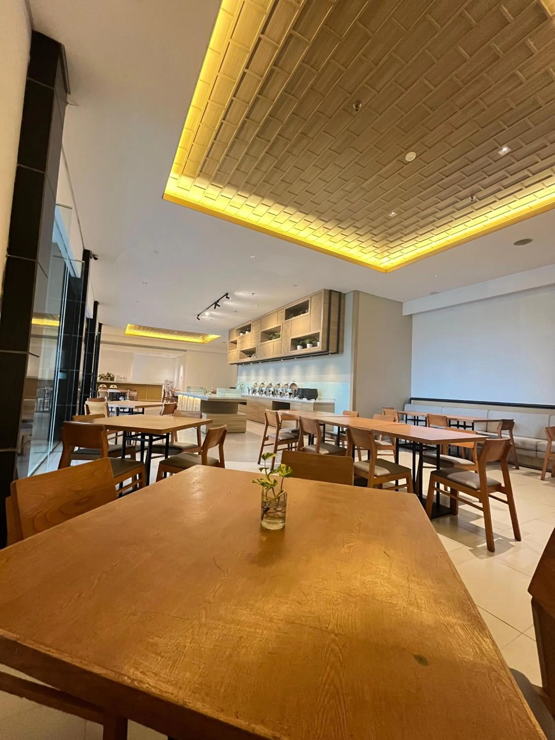 Restaurant/places to eat in ILLIRA Lite Praya Lombok