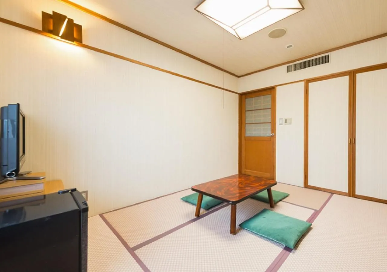 TV and multimedia in HOTEL LiVEMAX Kofu