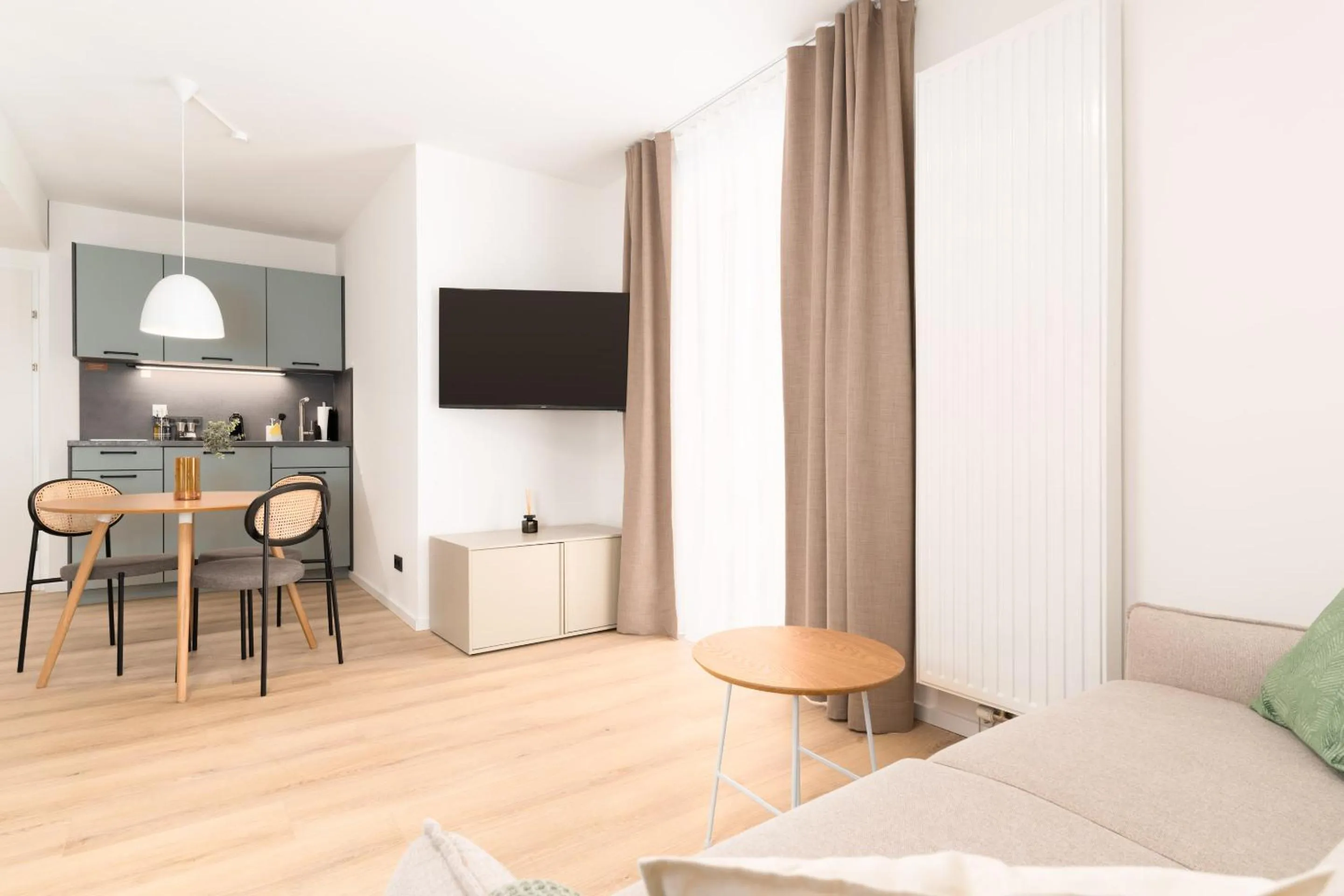 TV and multimedia in Limehome Vienna Favoritenstr