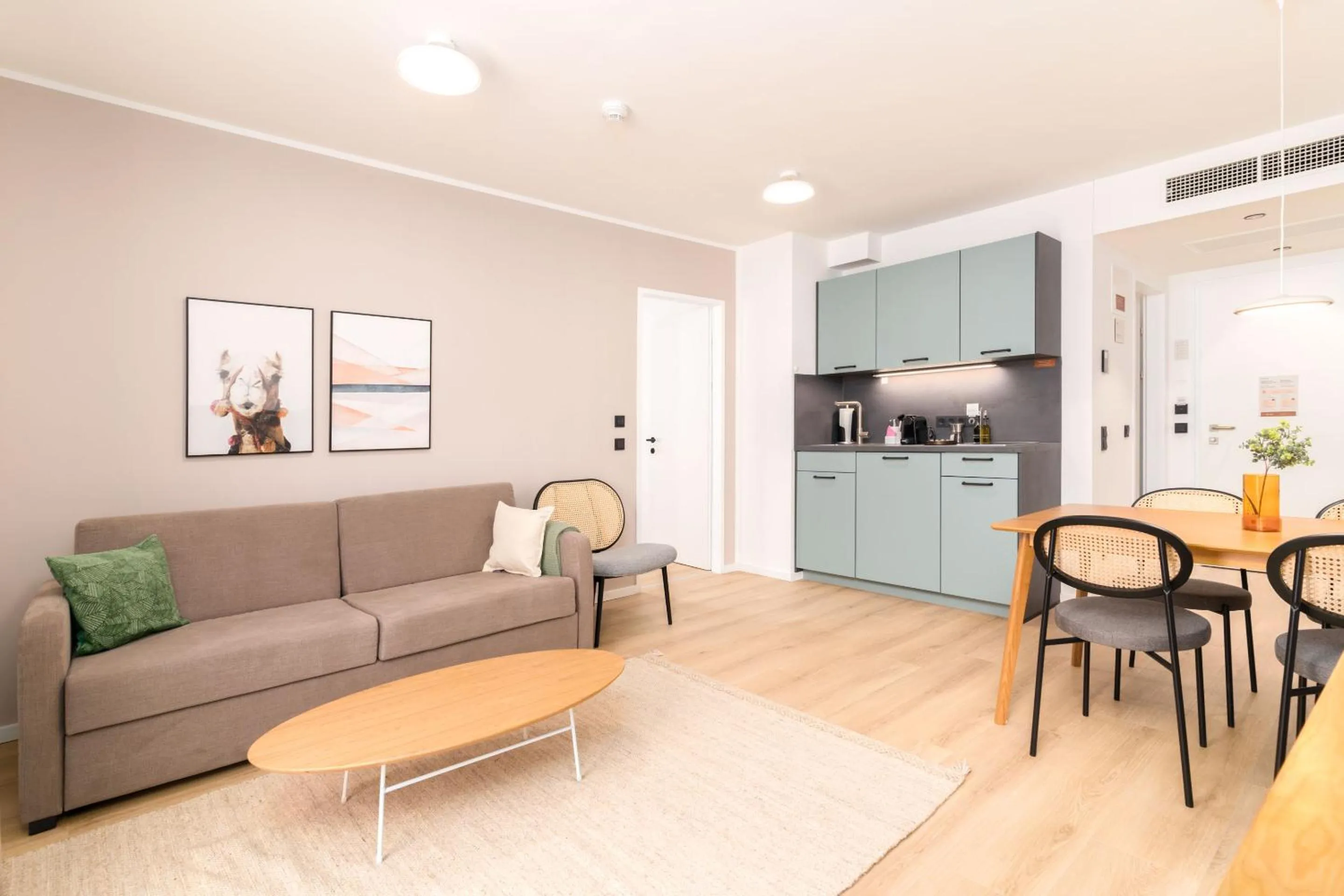 Kitchen or kitchenette in Limehome Vienna Favoritenstr