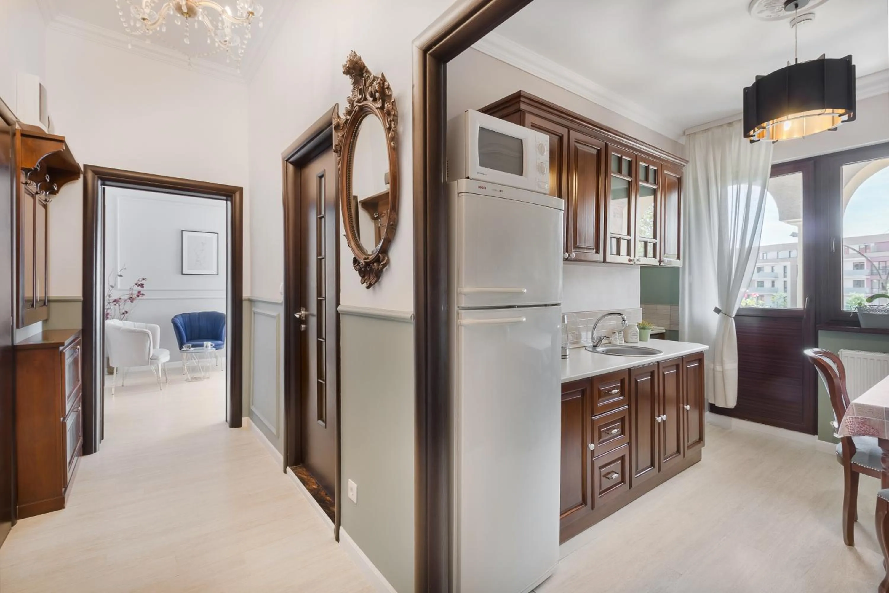 Kitchen or kitchenette in Moonlight Central Apartments