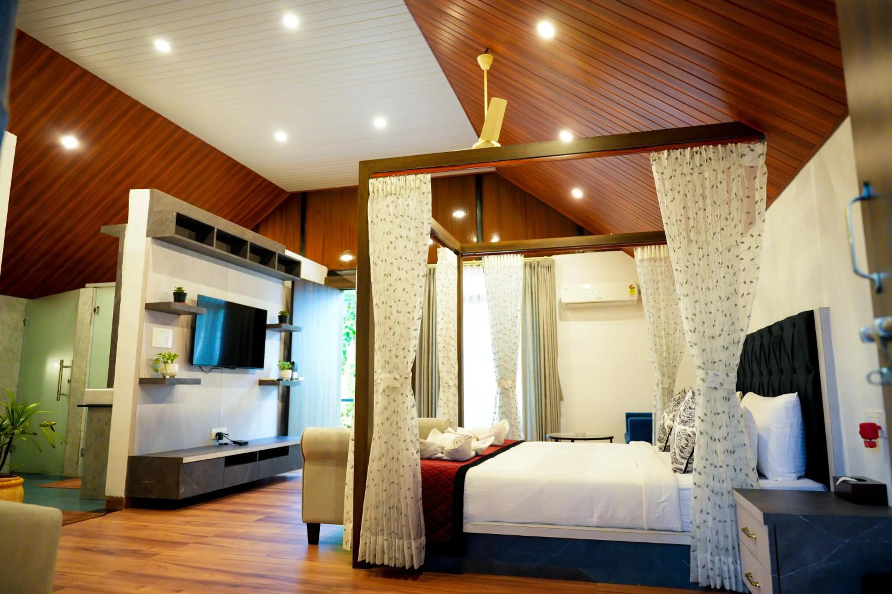 Bedroom, Bed in The Grand Retreat - Chikmagalur