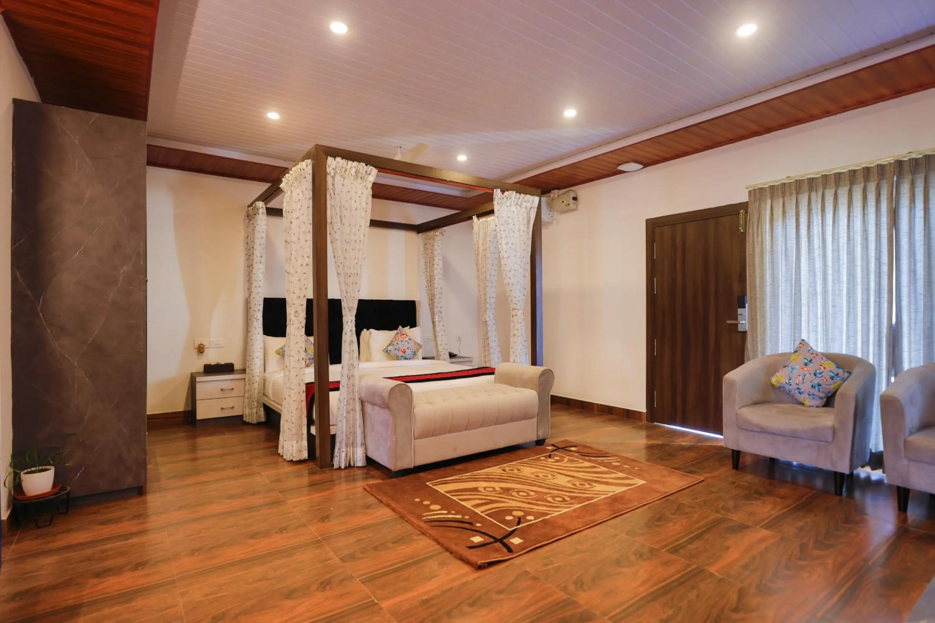 Bed in The Grand Retreat - Chikmagalur